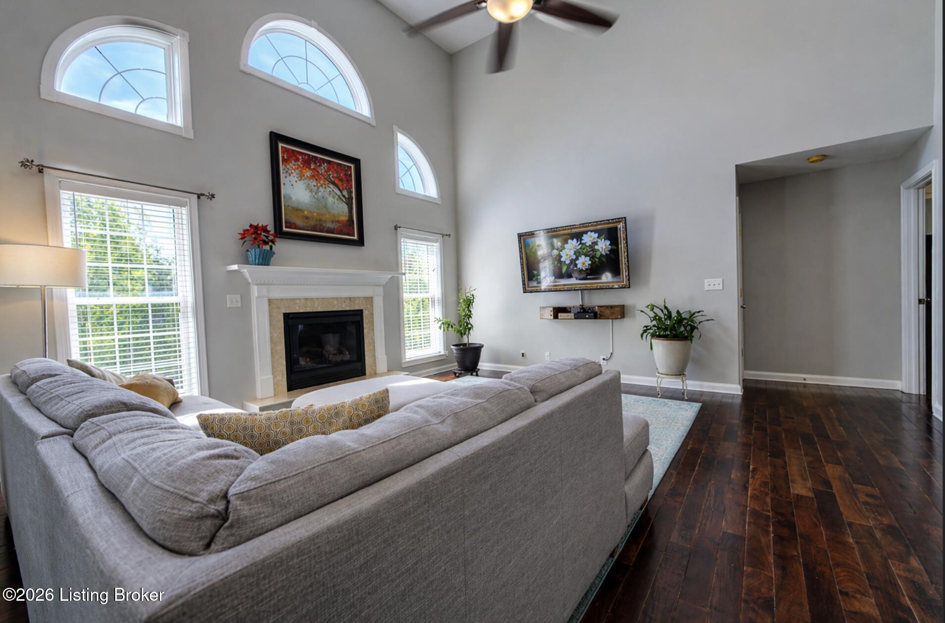 2109 OAKFORD Ct