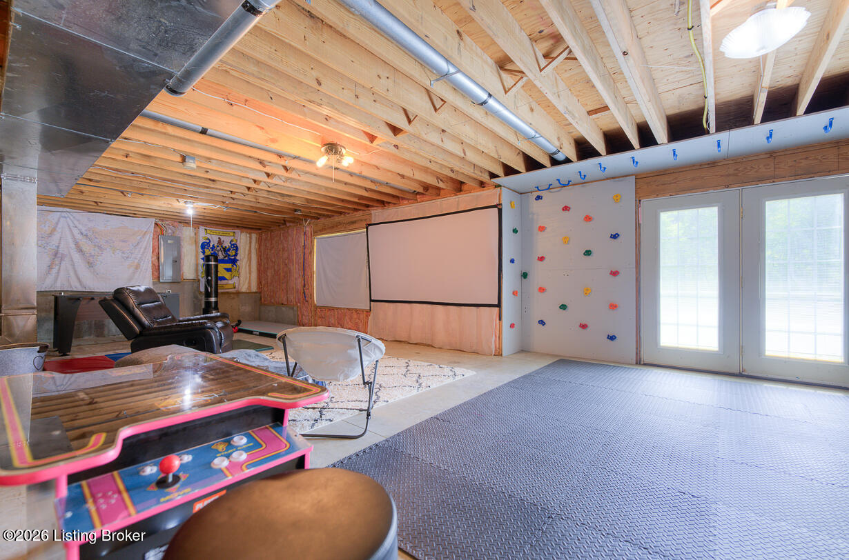 2109 OAKFORD Ct