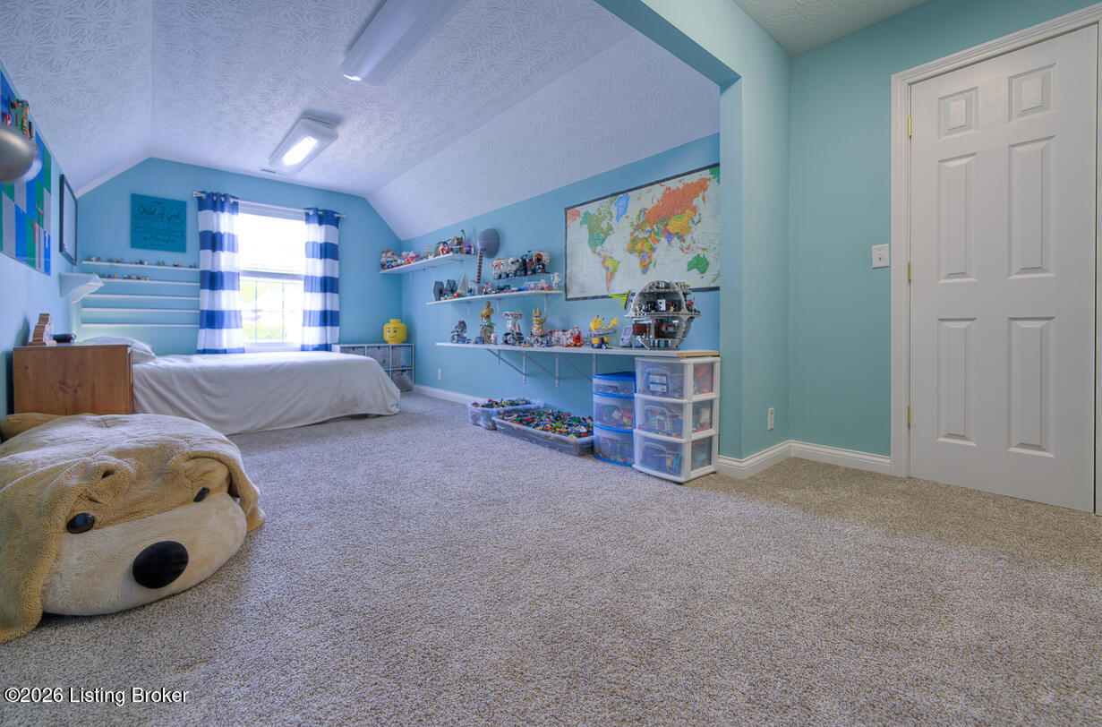 2109 OAKFORD Ct