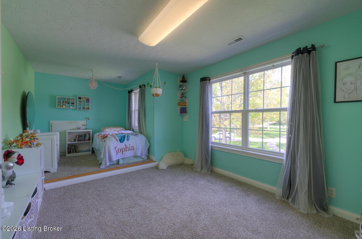 2109 OAKFORD Ct