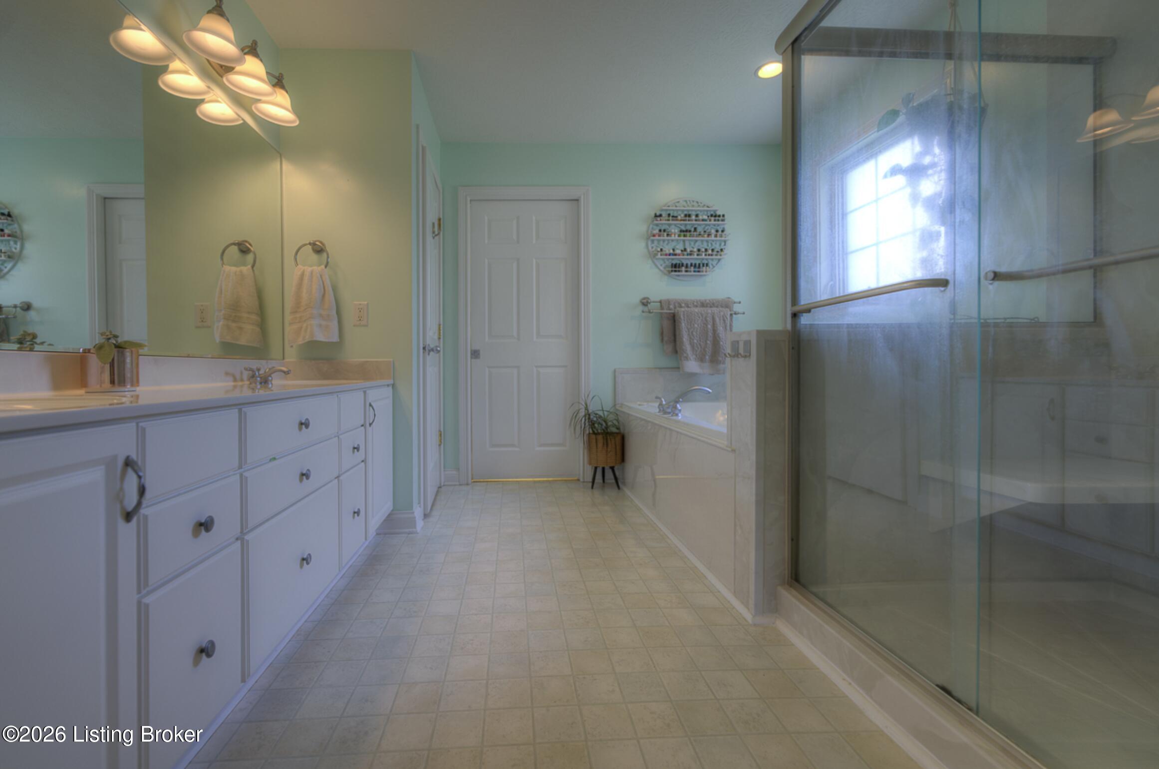 2109 OAKFORD Ct
