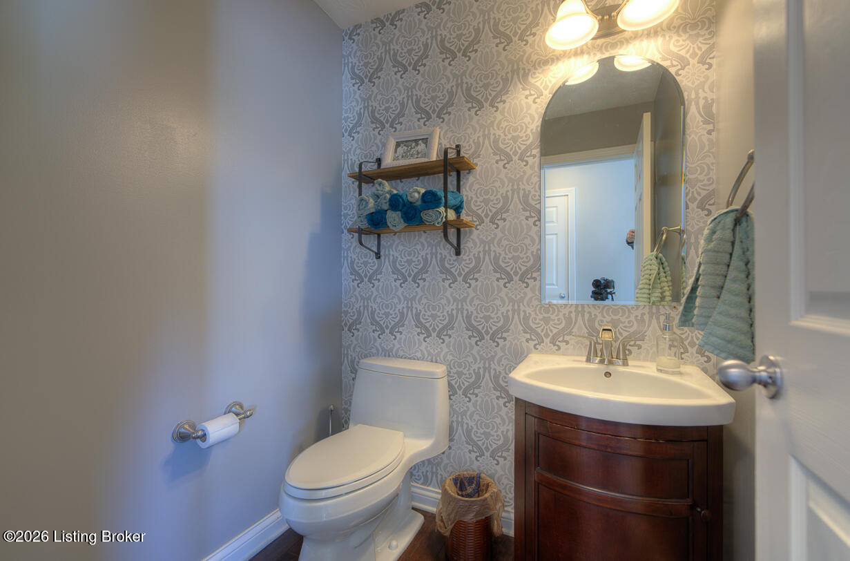 2109 OAKFORD Ct