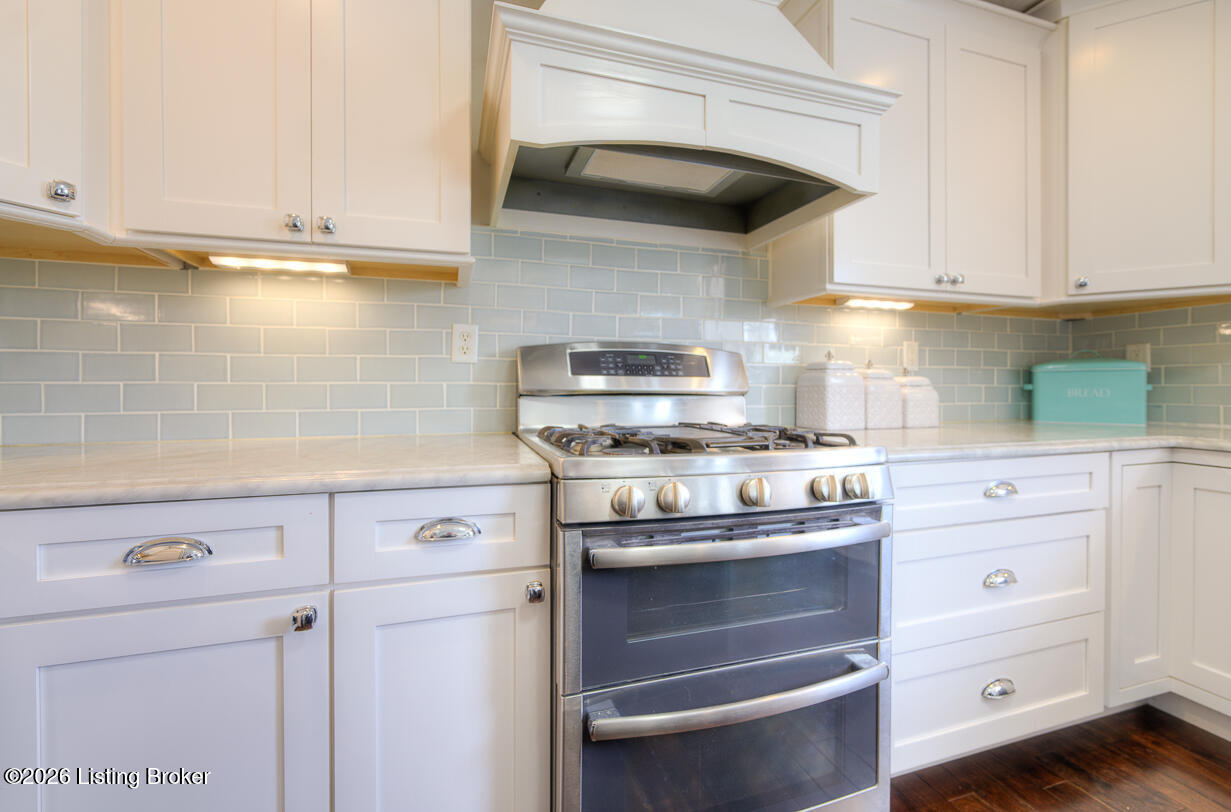 2109 OAKFORD Ct