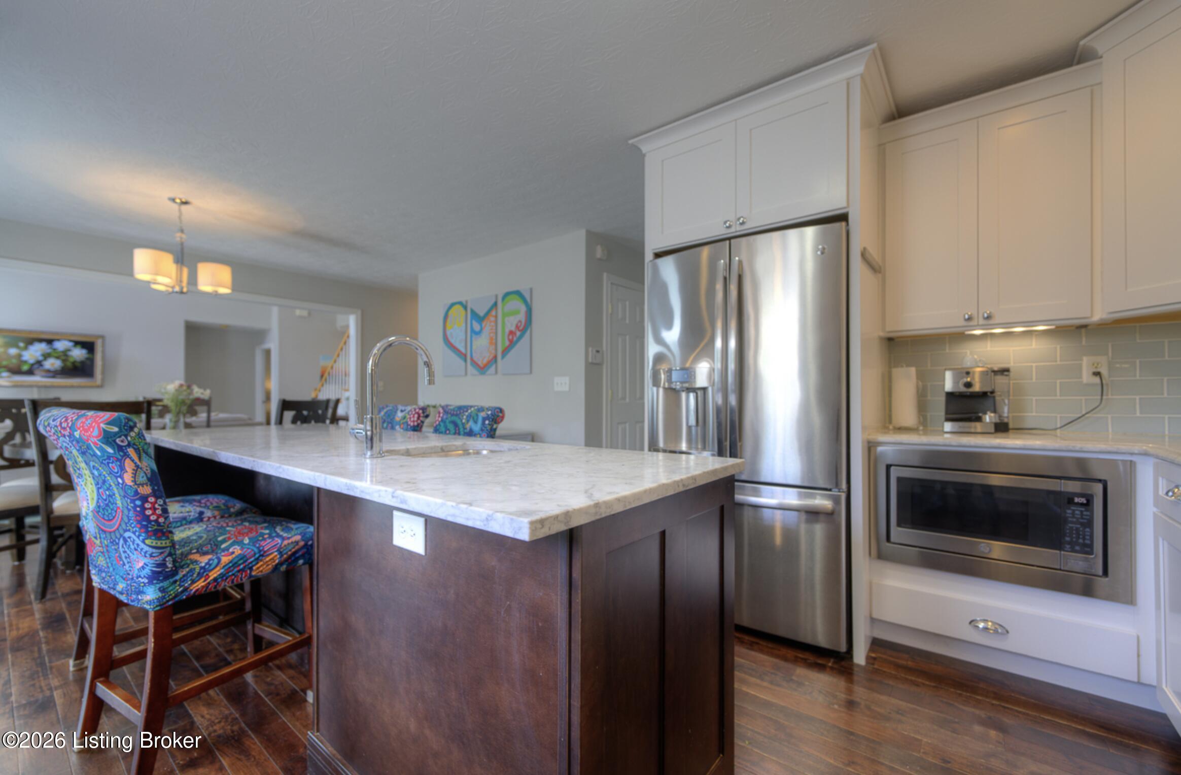 2109 OAKFORD Ct