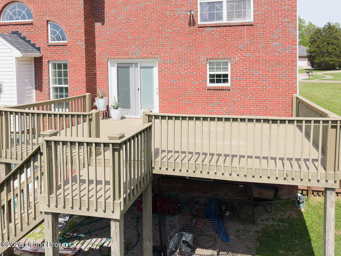 2109 OAKFORD Ct