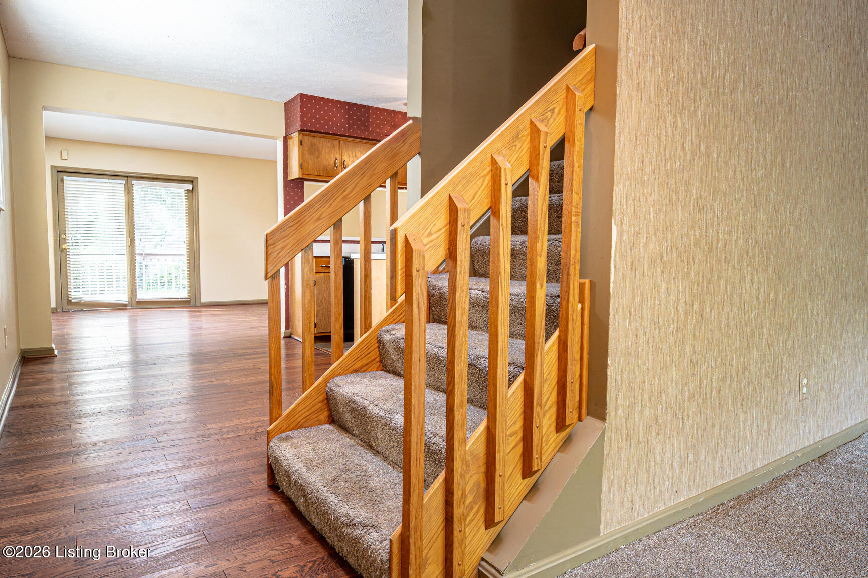 614 Ledgeview Park Dr