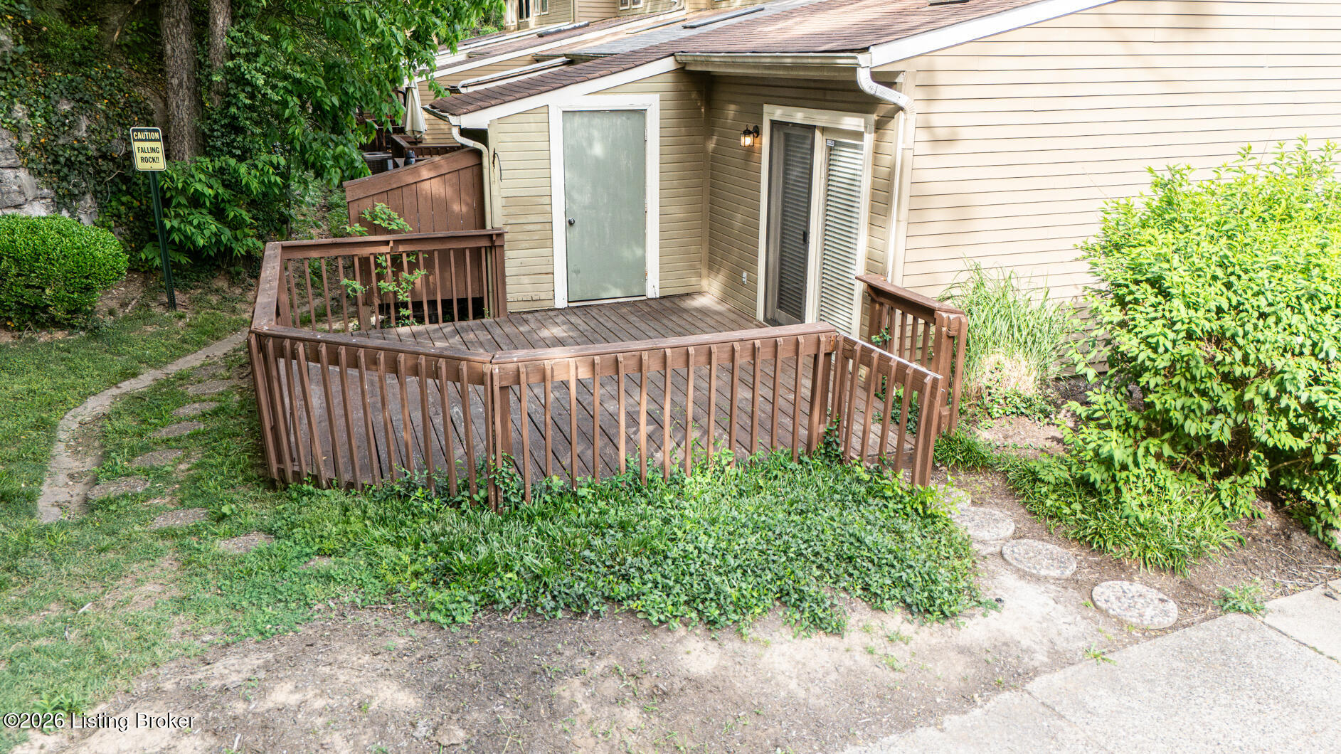 614 Ledgeview Park Dr
