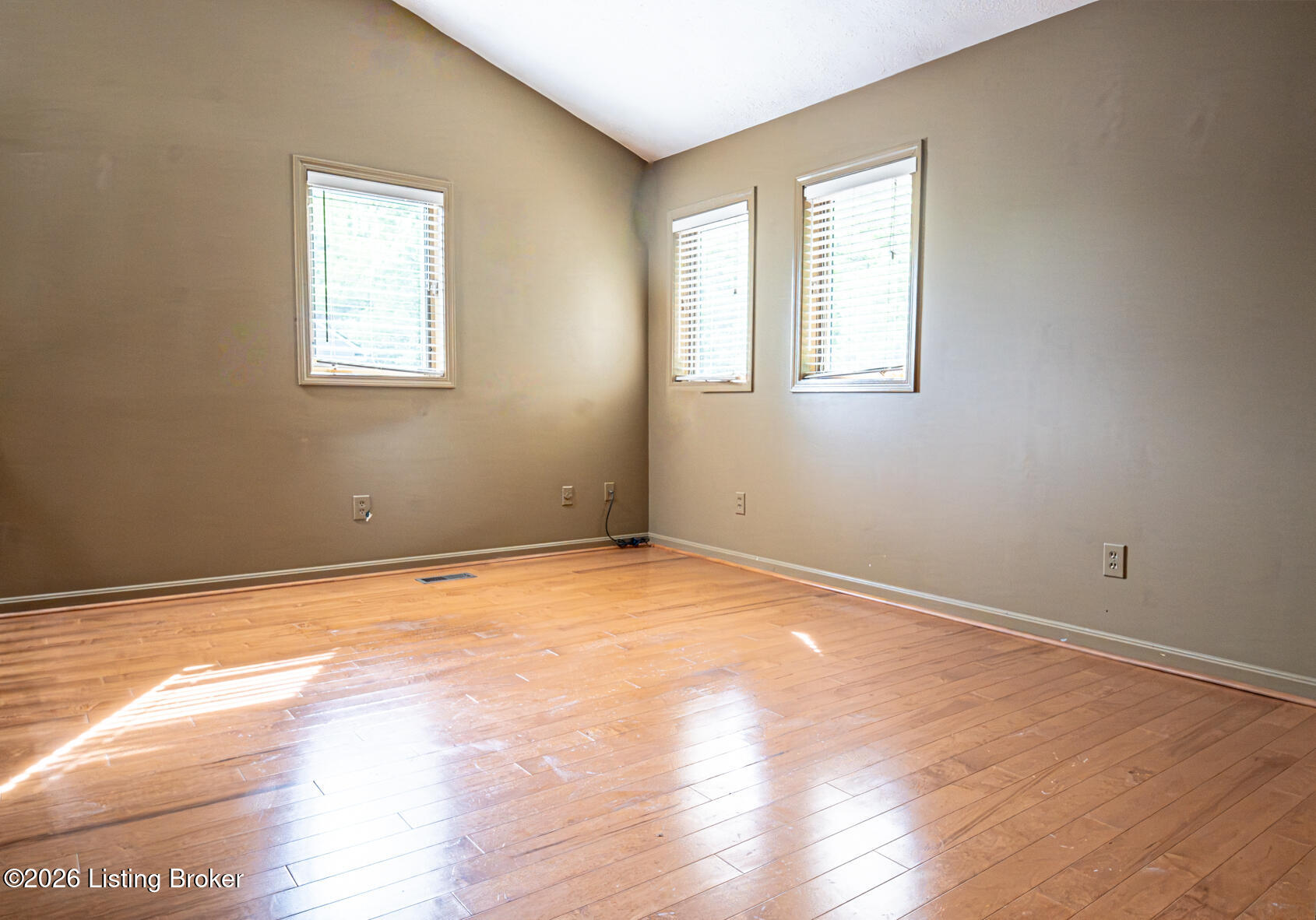 614 Ledgeview Park Dr