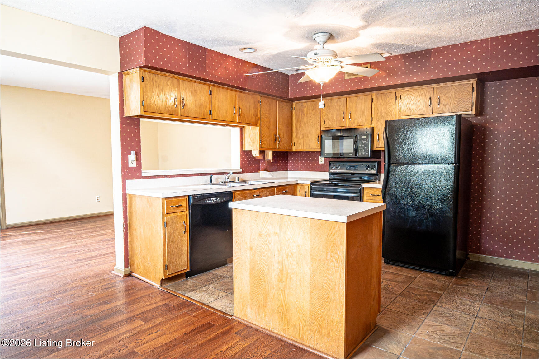 614 Ledgeview Park Dr