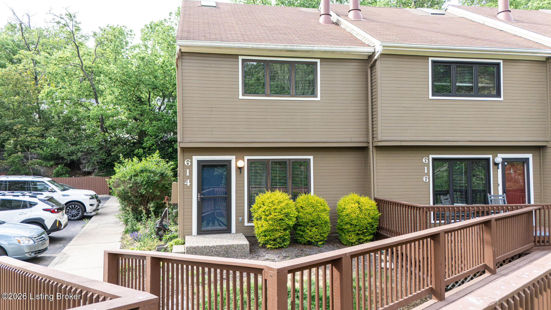 614 Ledgeview Park Dr