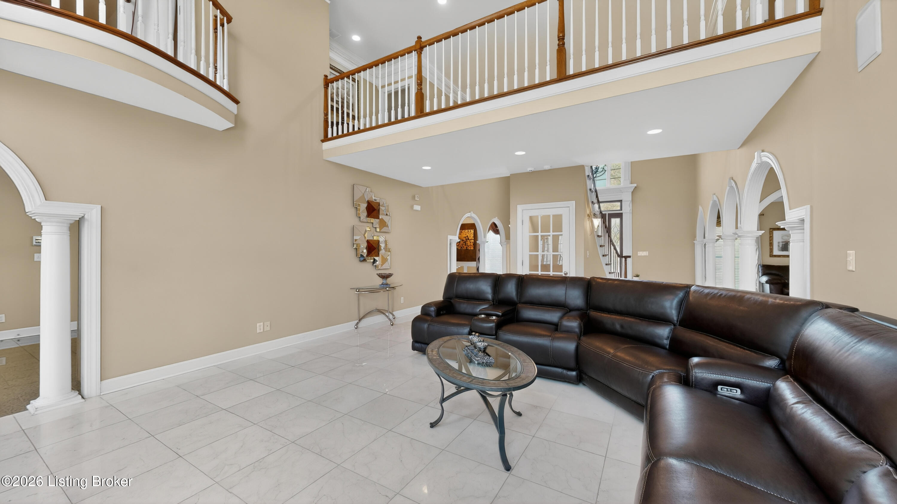 18901 Ridgeleigh Ln