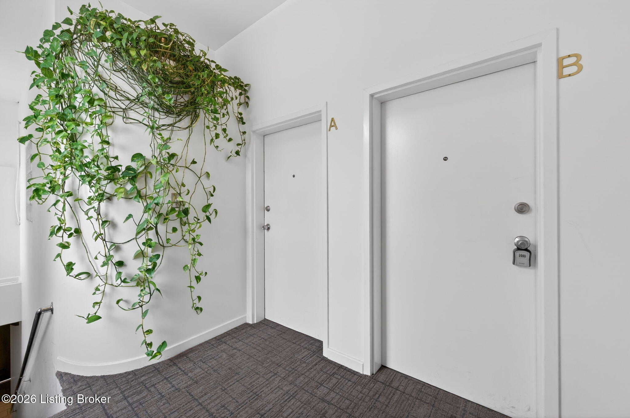 221 S Hancock St B