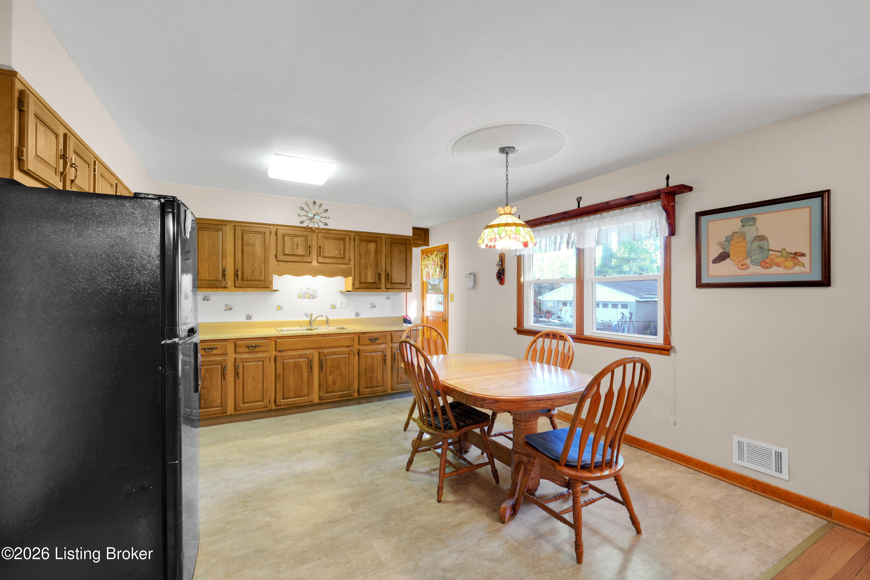 3305 Donald Dr