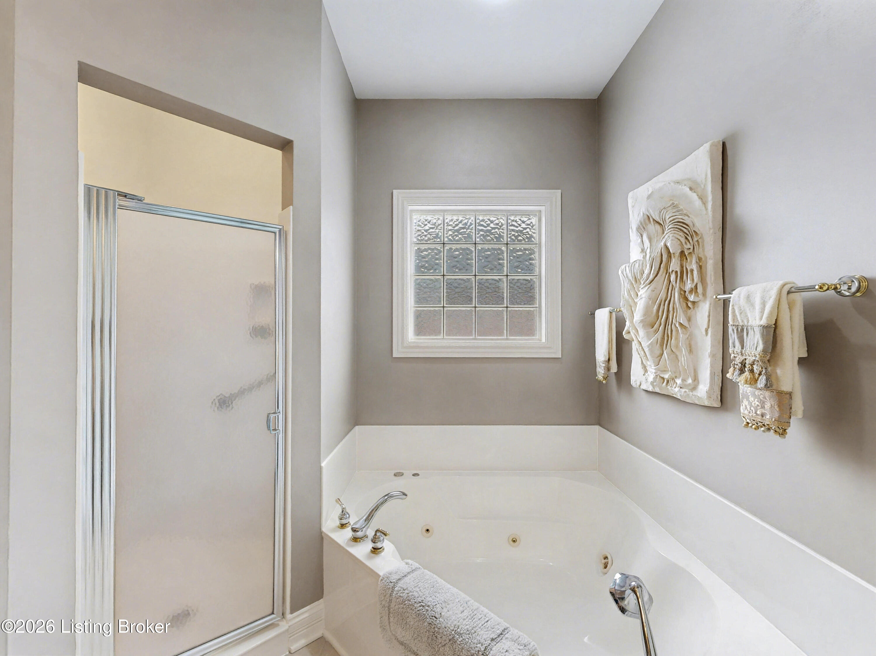 6109 Chinaberry Ct
