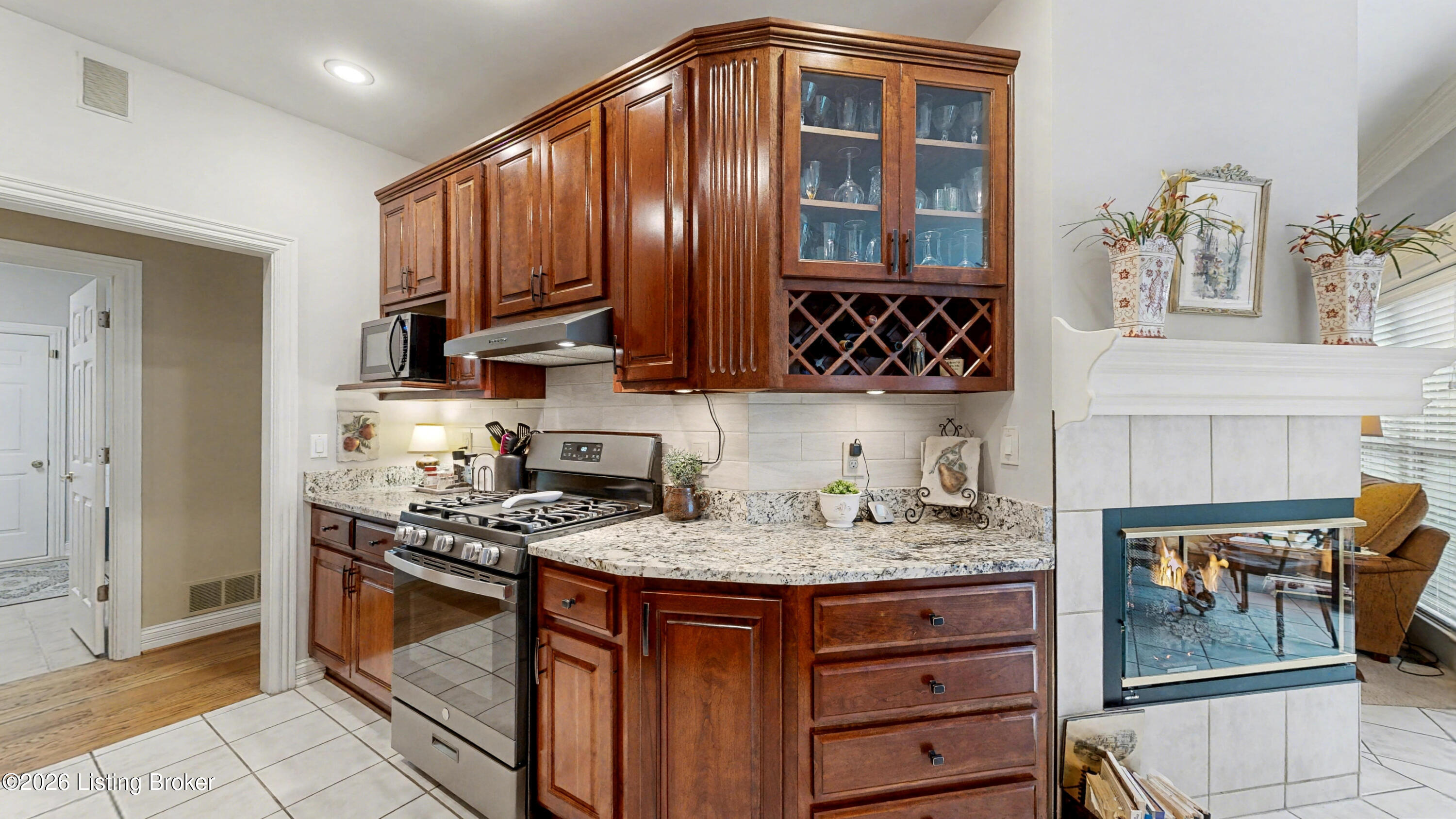 6109 Chinaberry Ct