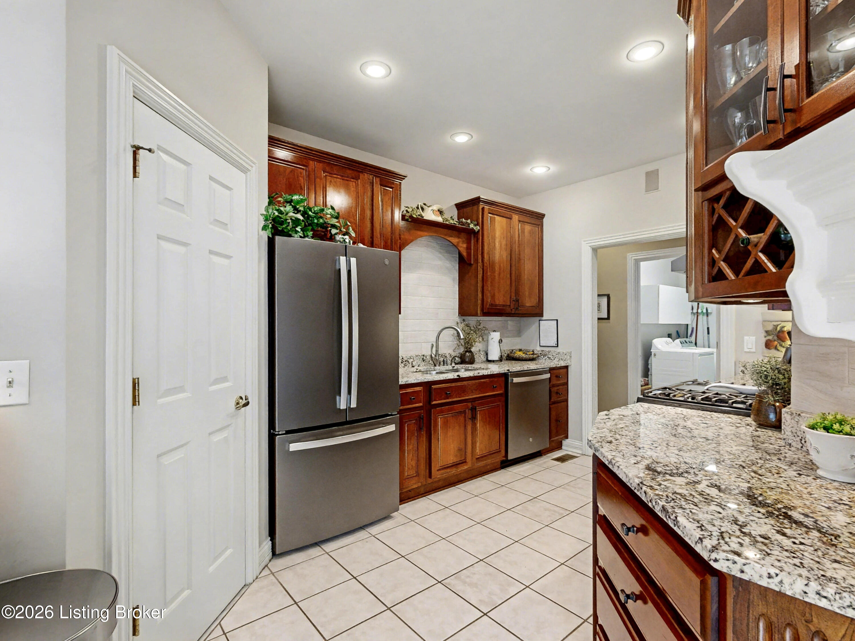 6109 Chinaberry Ct