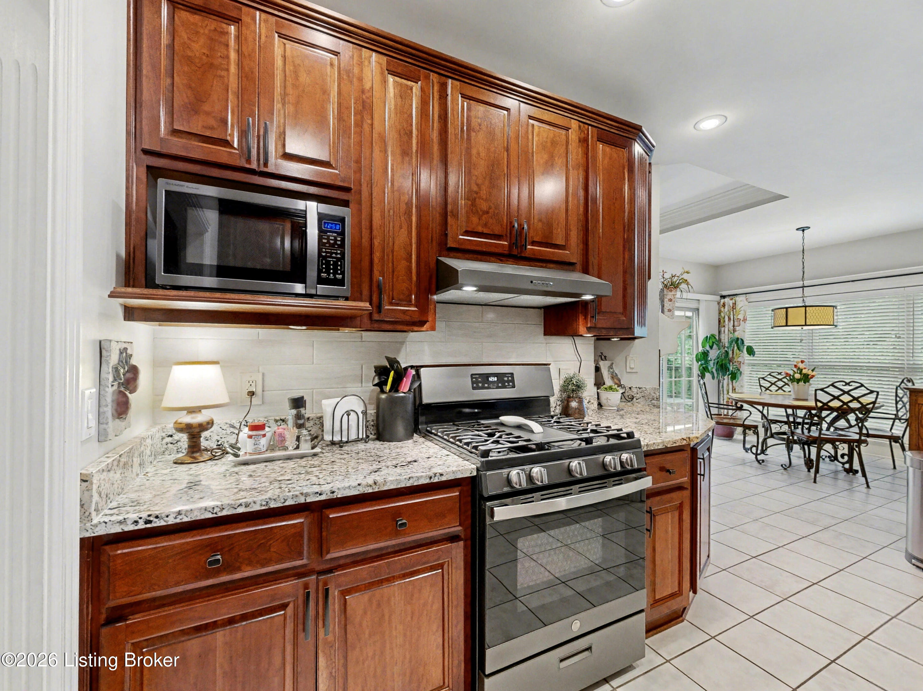 6109 Chinaberry Ct