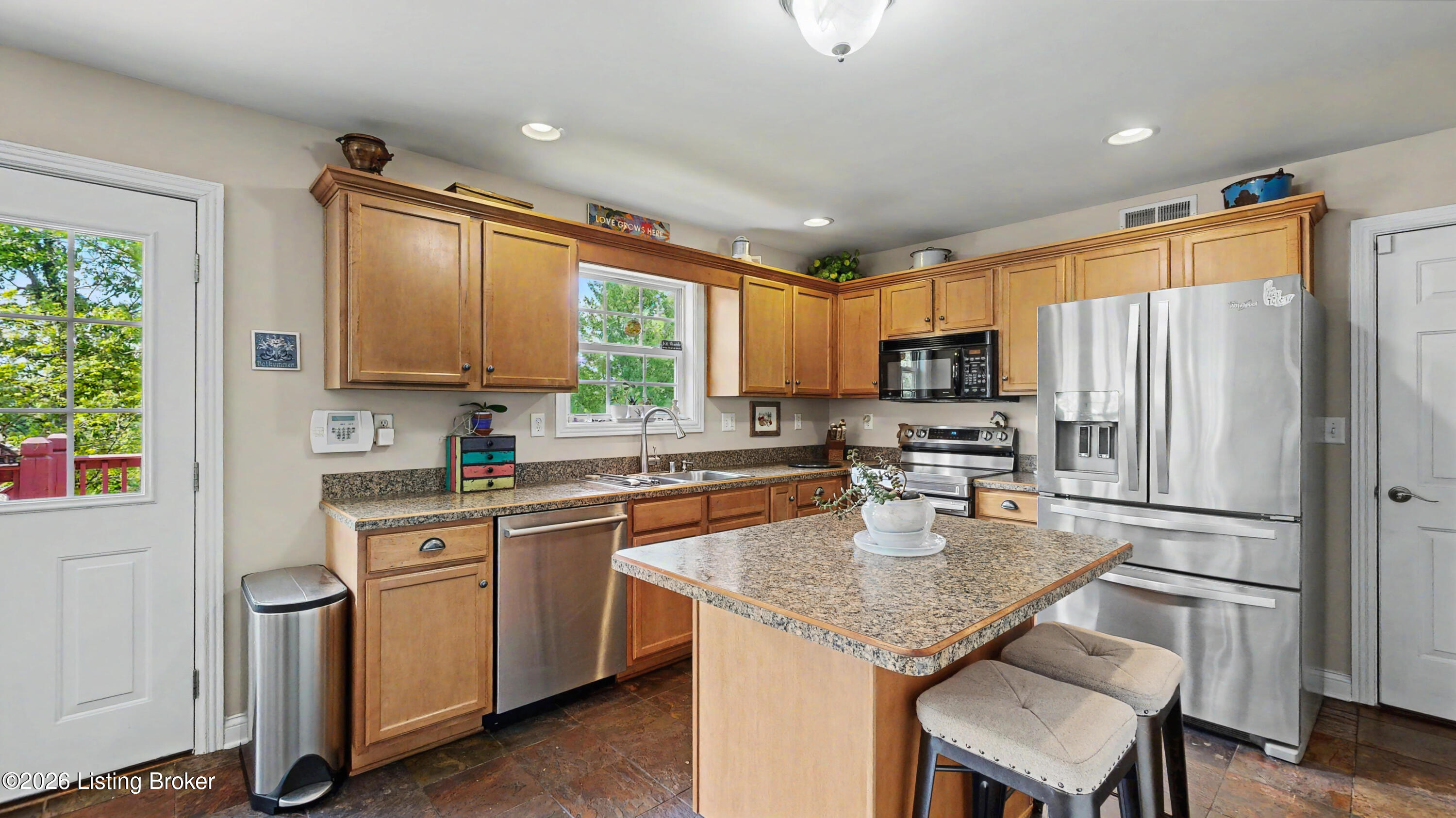 1605 E Crystal Dr