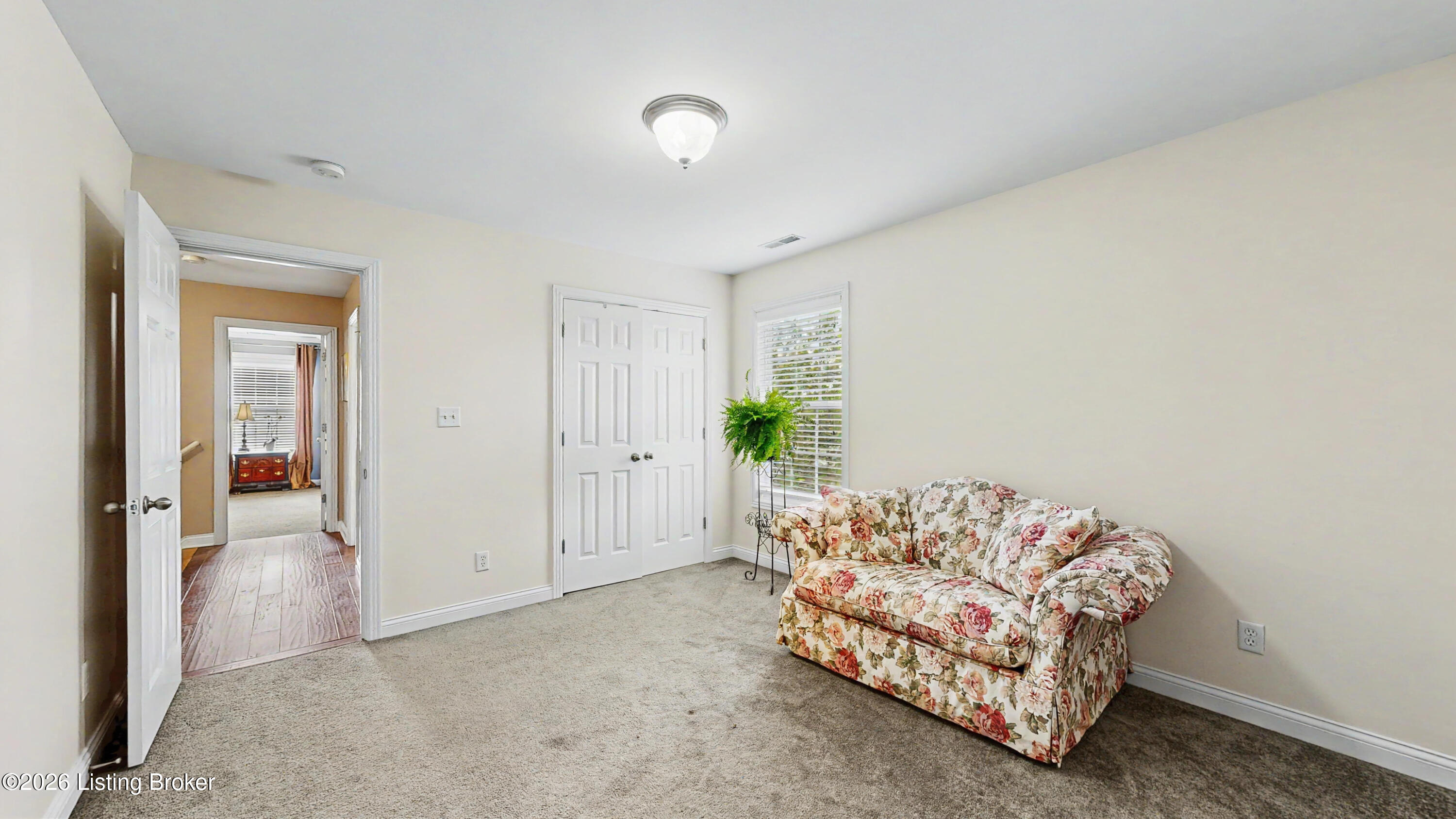 1605 E Crystal Dr