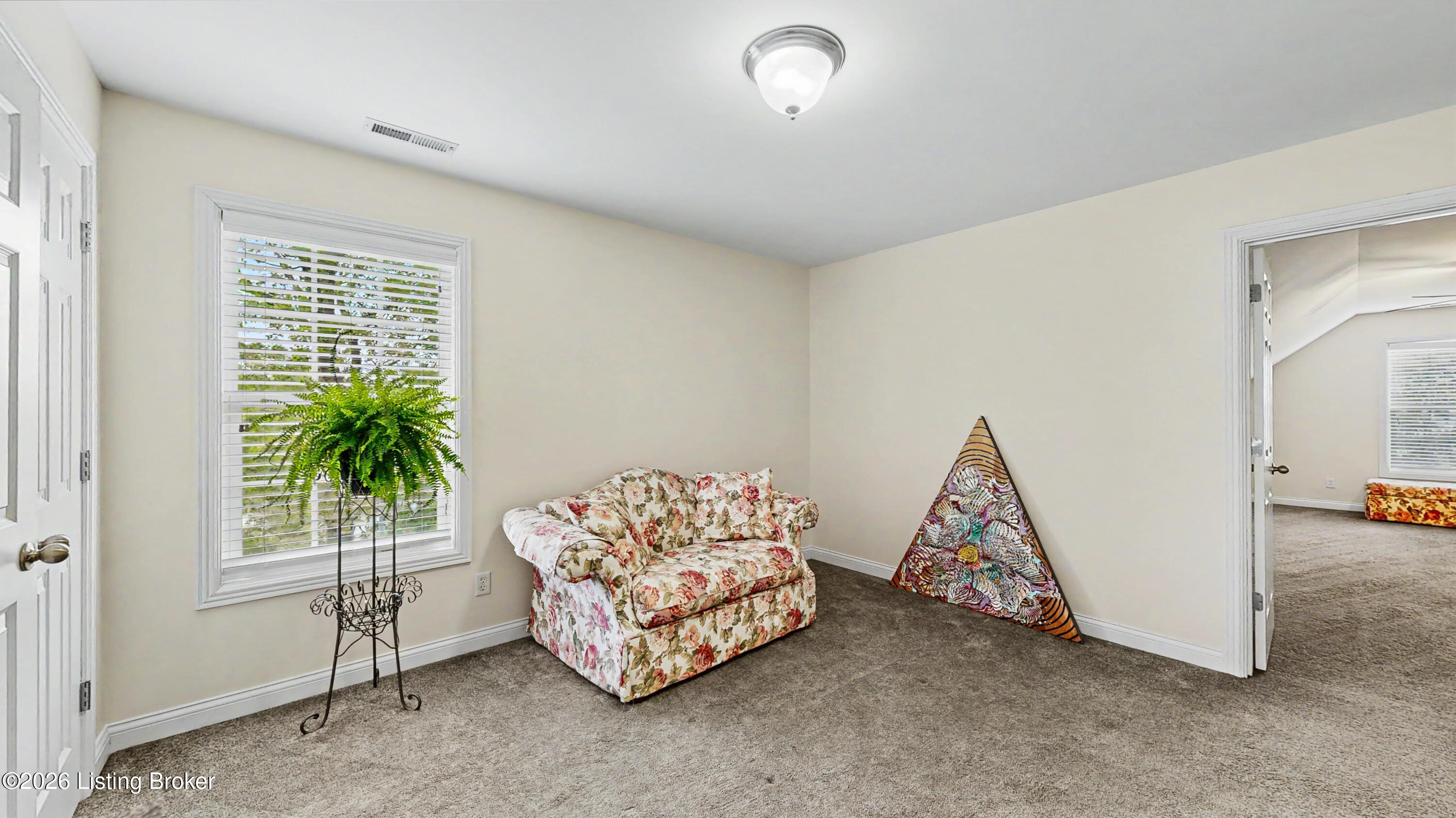 1605 E Crystal Dr