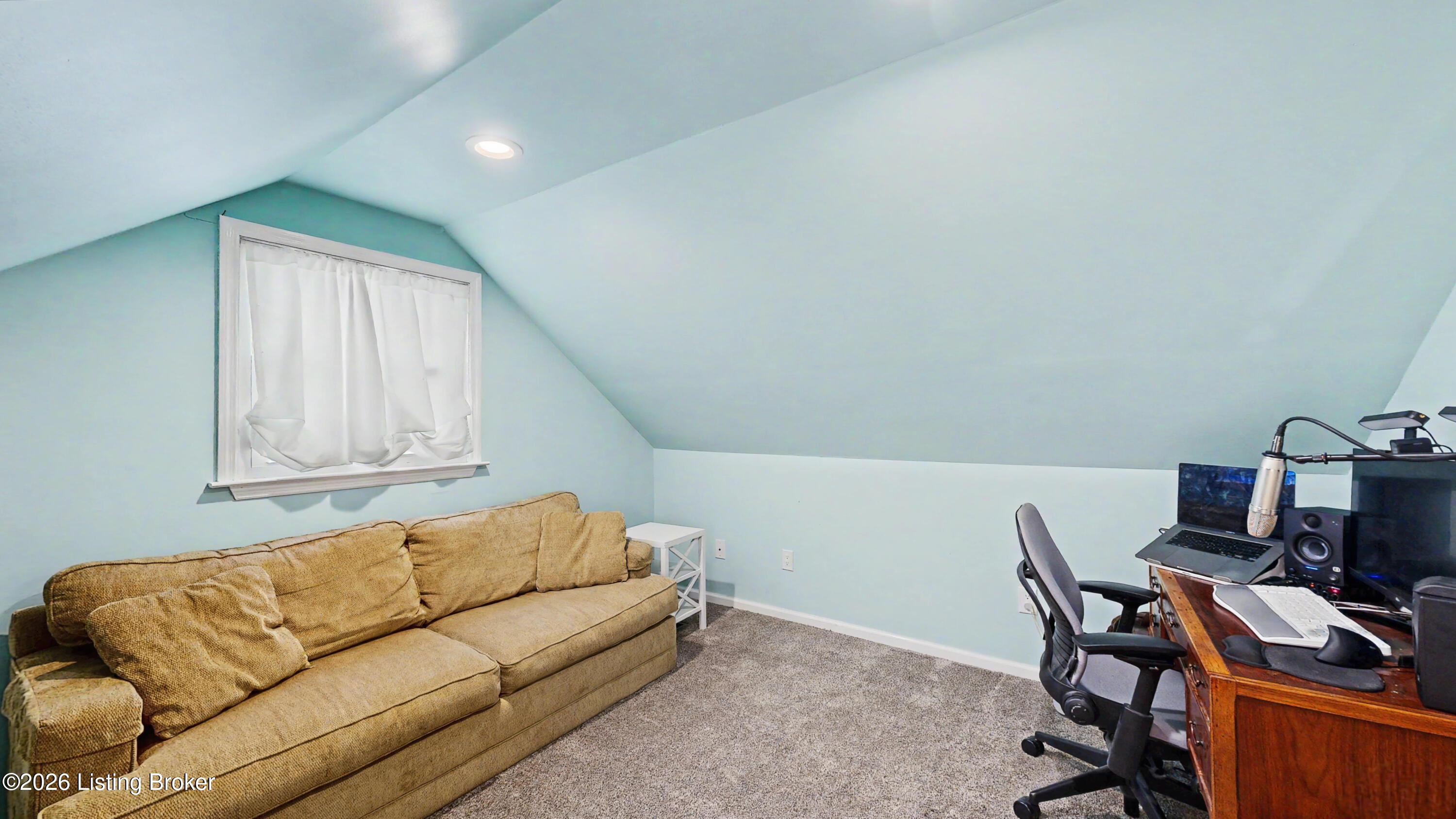 2413 Stayton Way