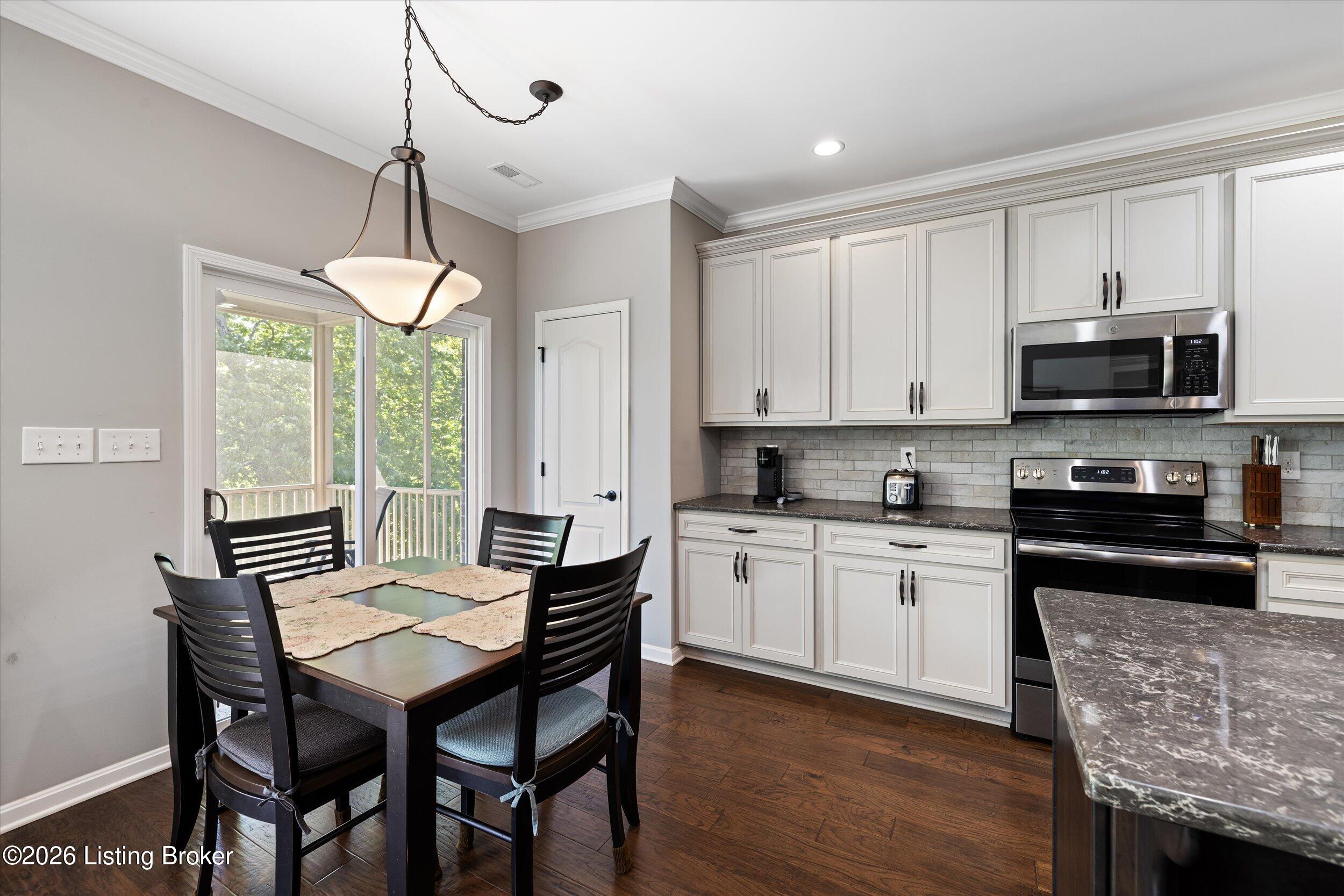 9328 Cross Meadows Cir