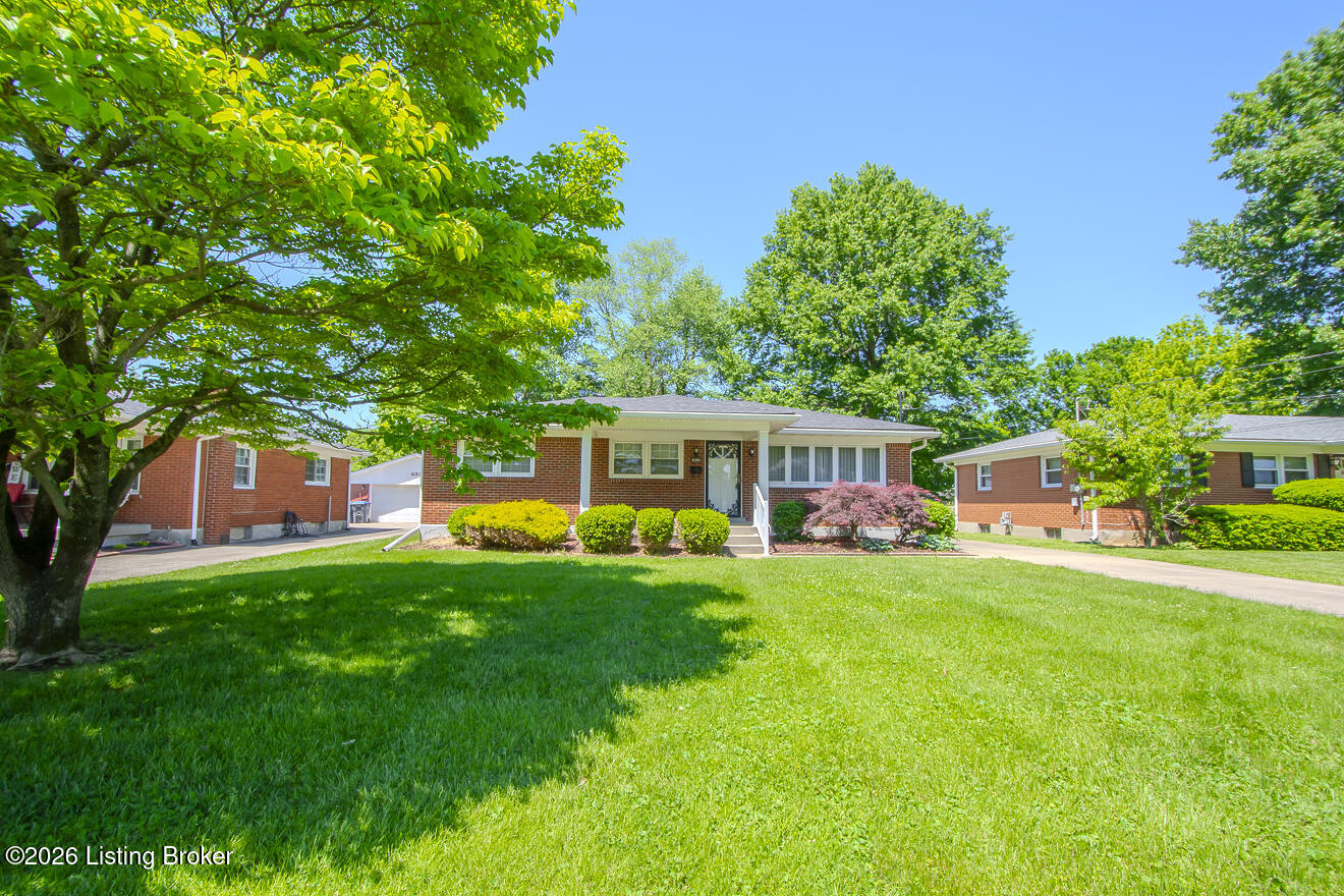 6304 Greenview Dr