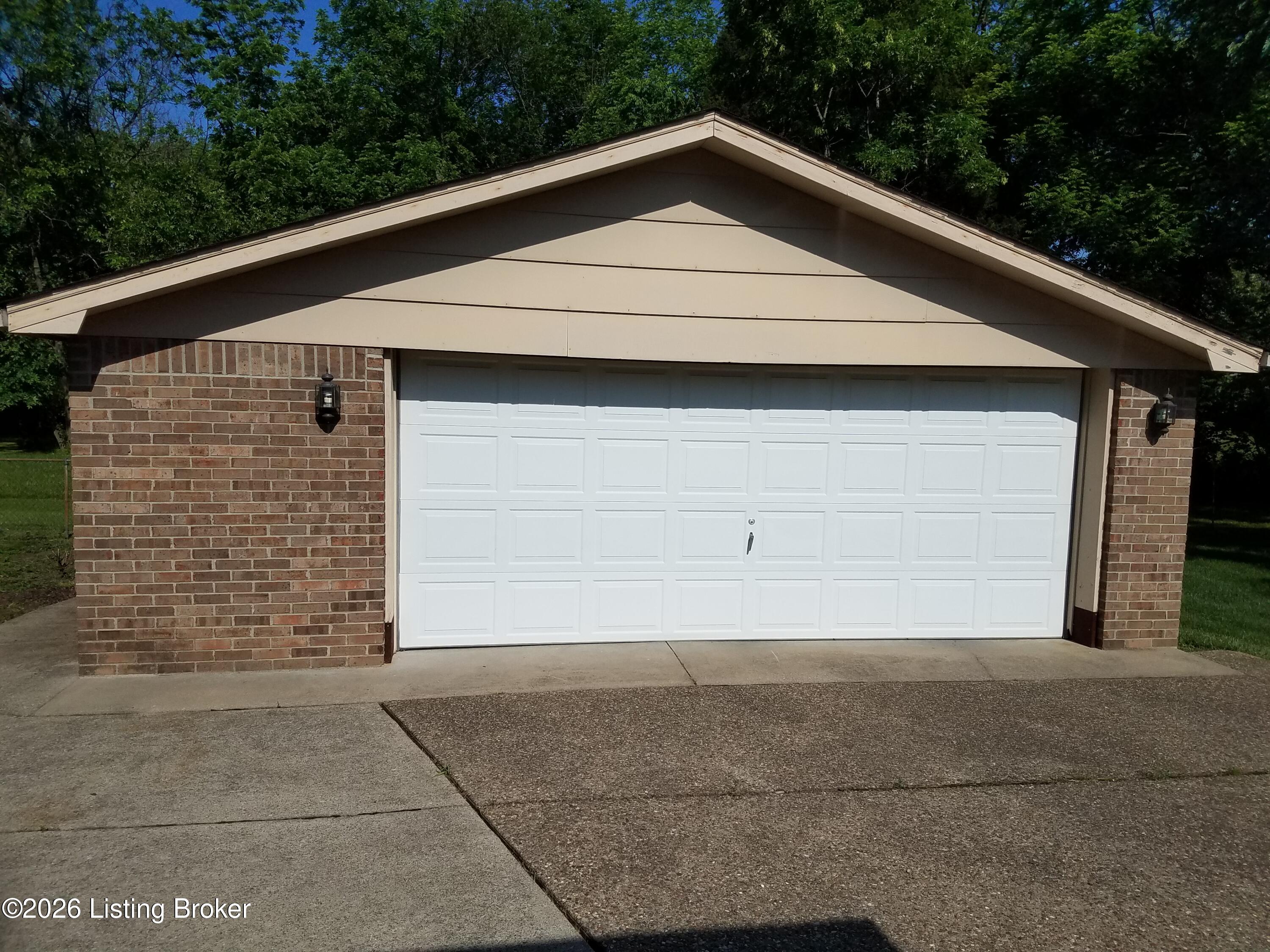 7711 Rochelle Rd