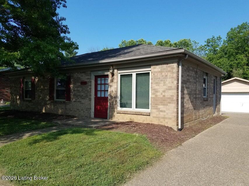 7711 Rochelle Rd