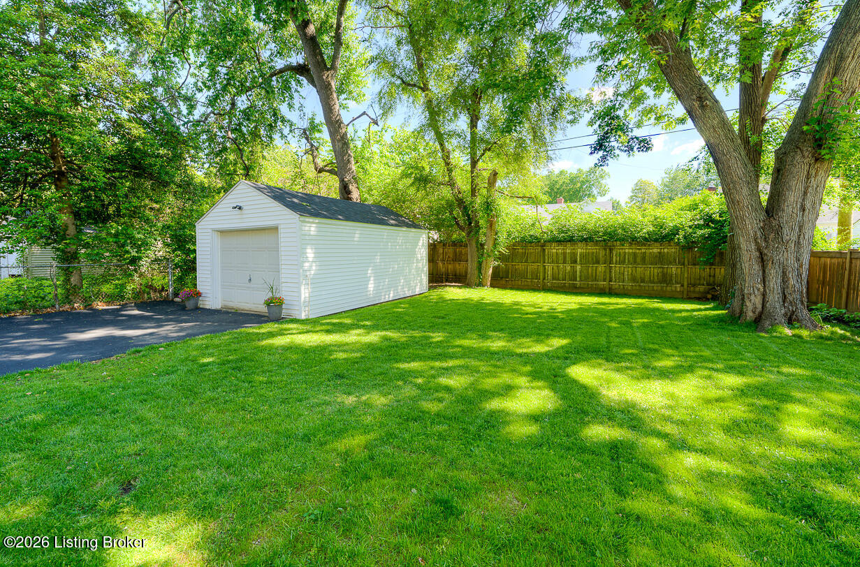 231 S Hubbards Ln