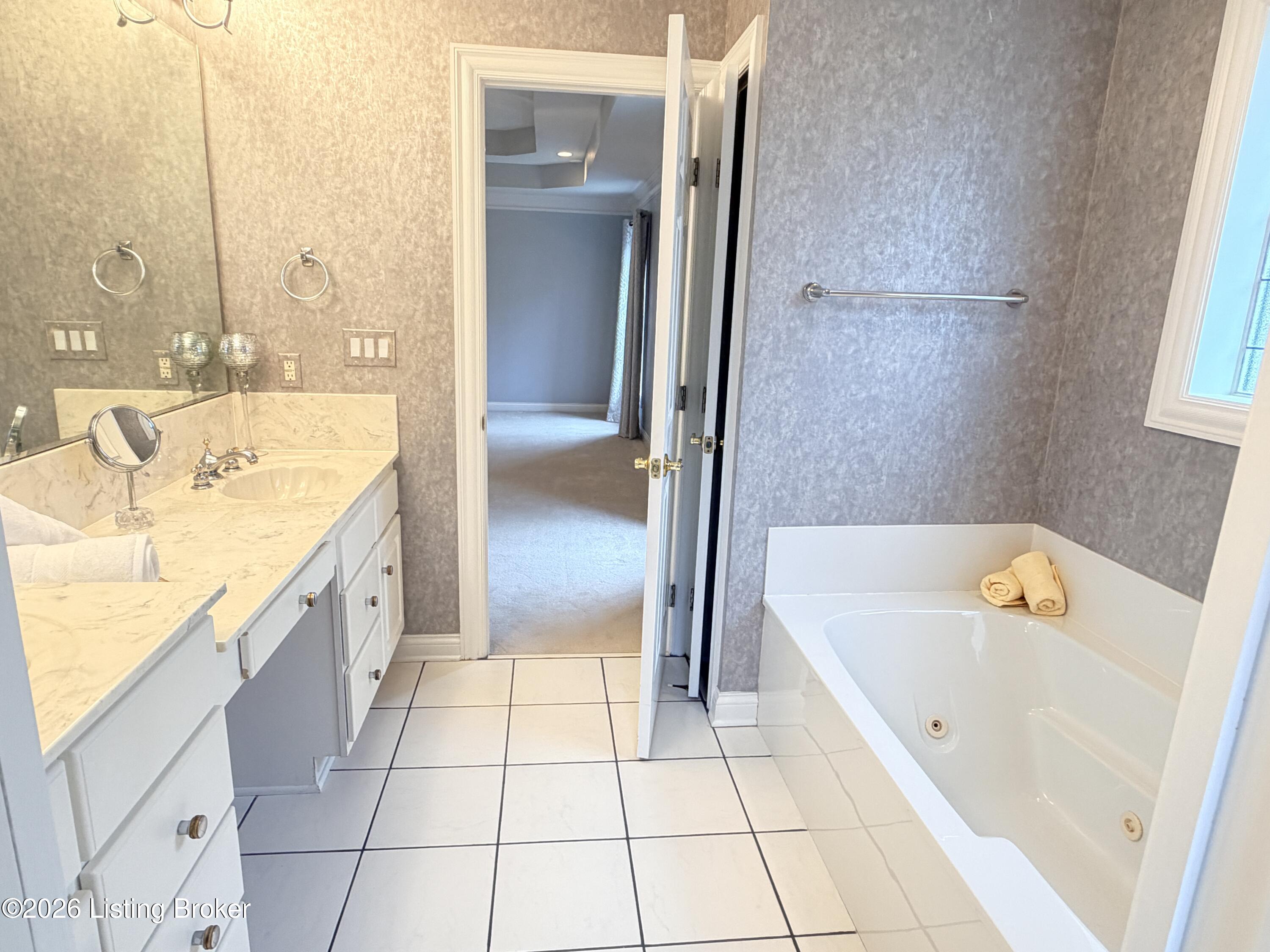 13809 High Trail Ct