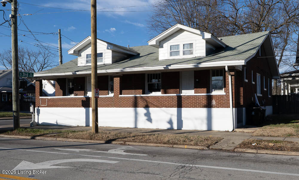 221 W Woodlawn Ave