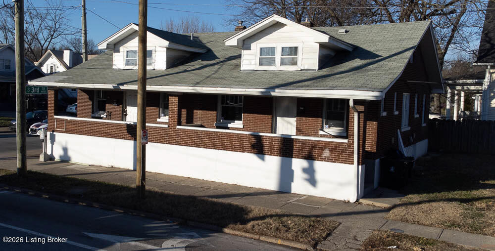 221 W Woodlawn Ave