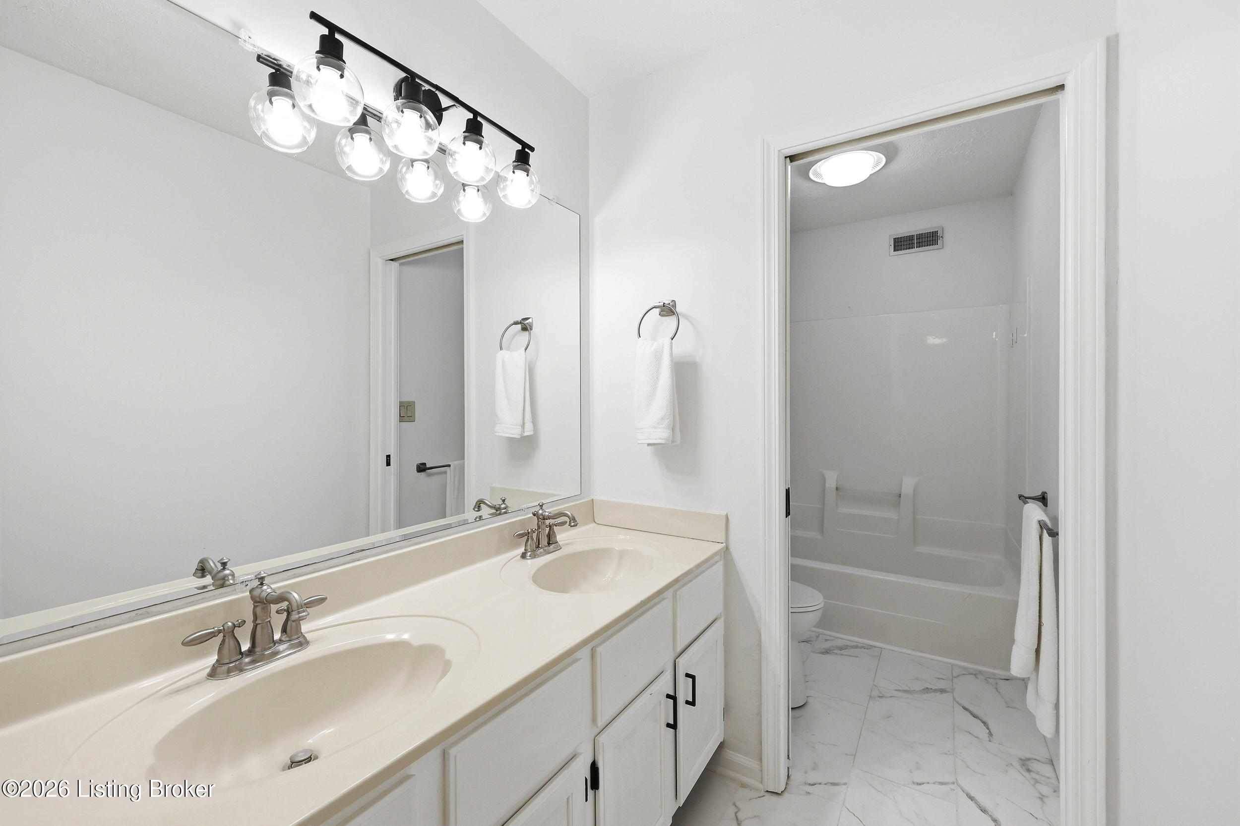 1404 Eastbridge Ct