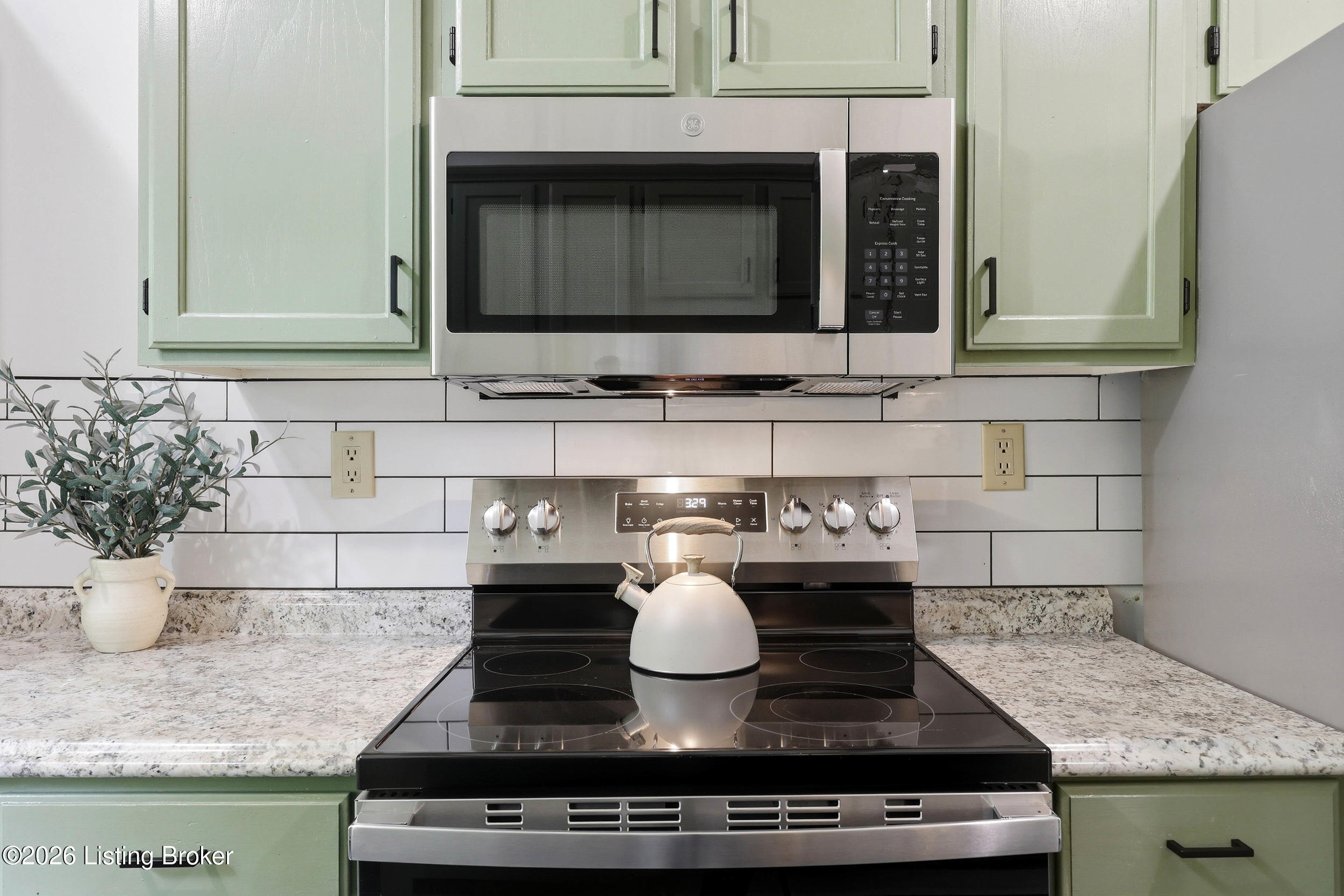 1404 Eastbridge Ct