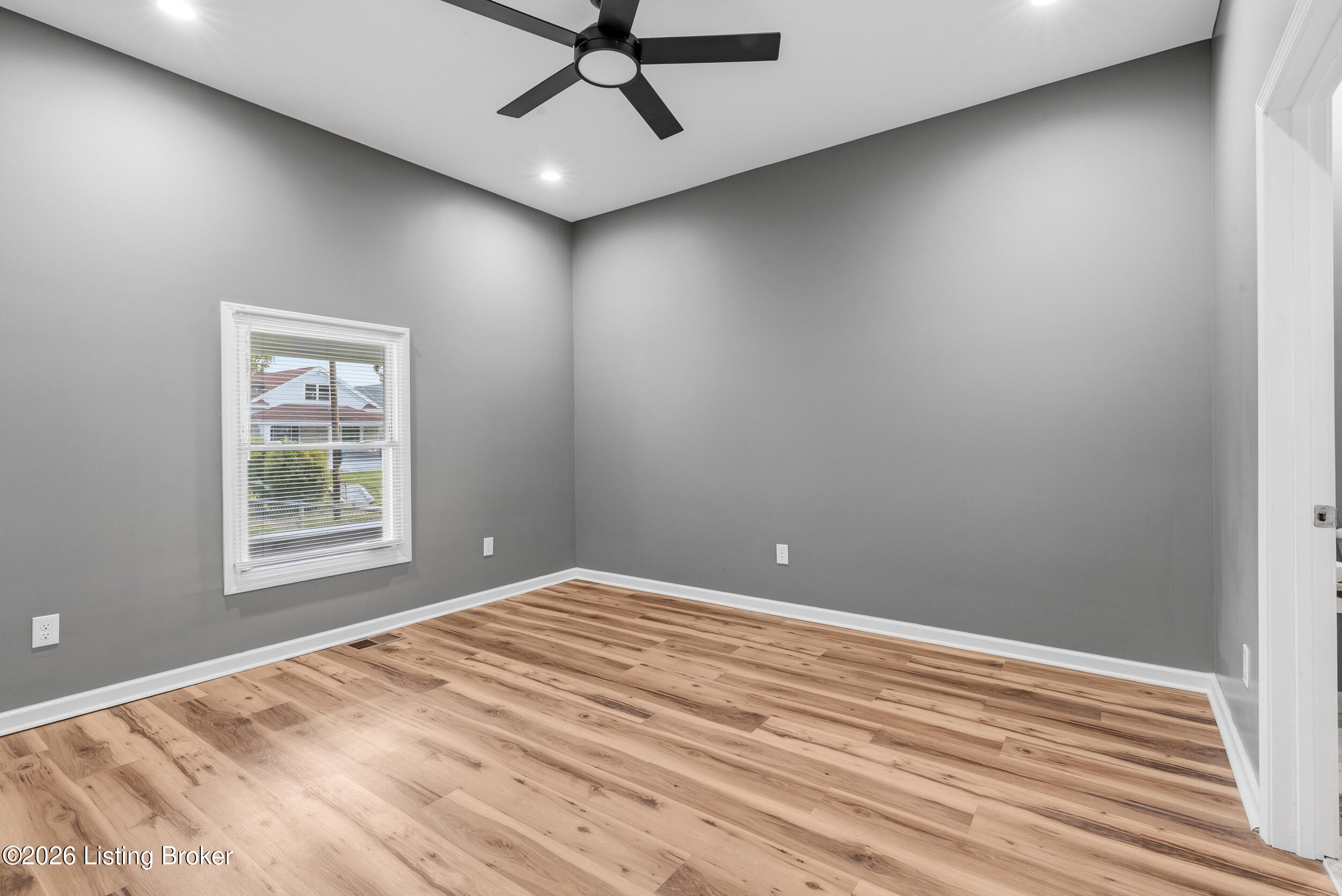 2303 Greenwood Ave