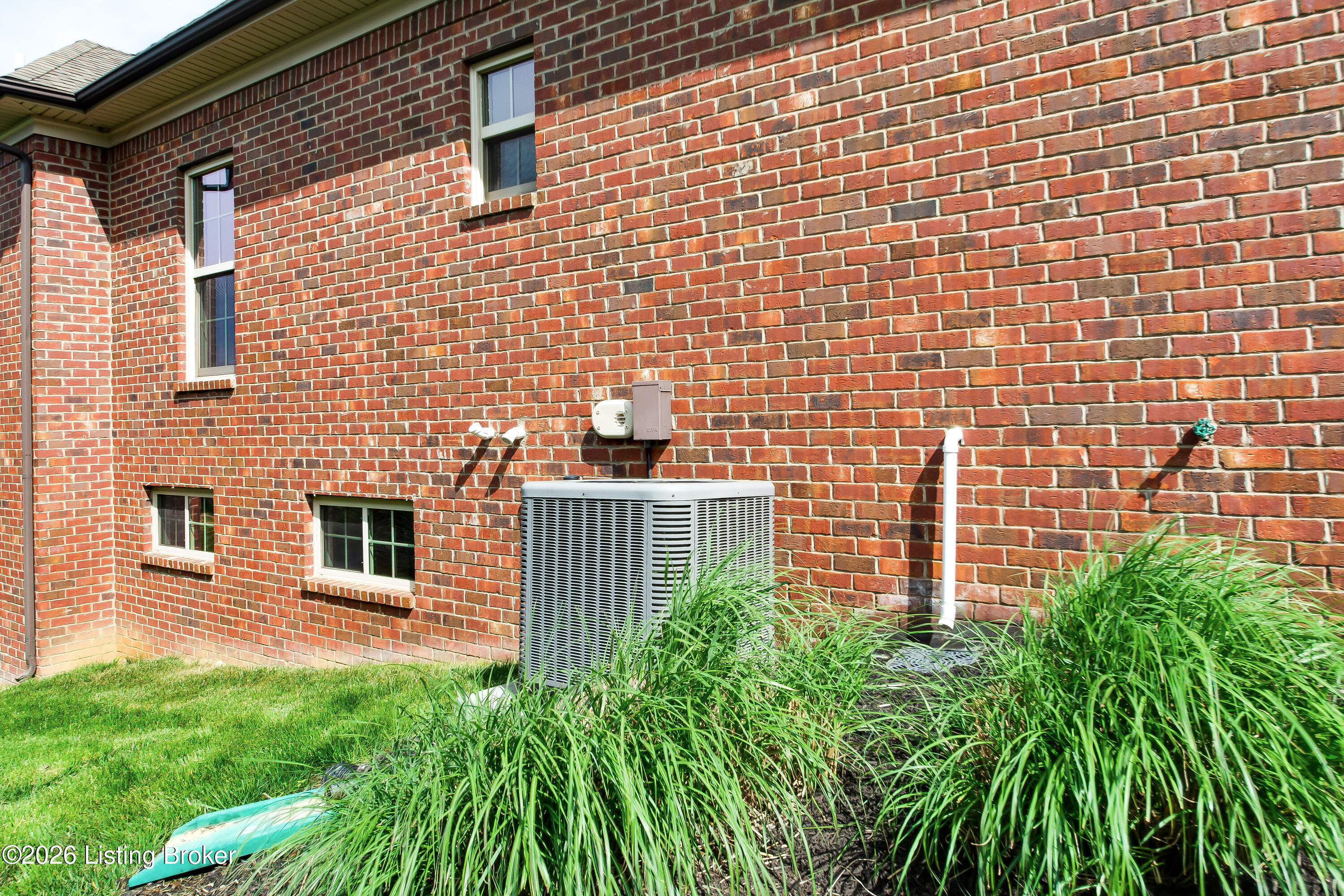 213 Locust Park Pl