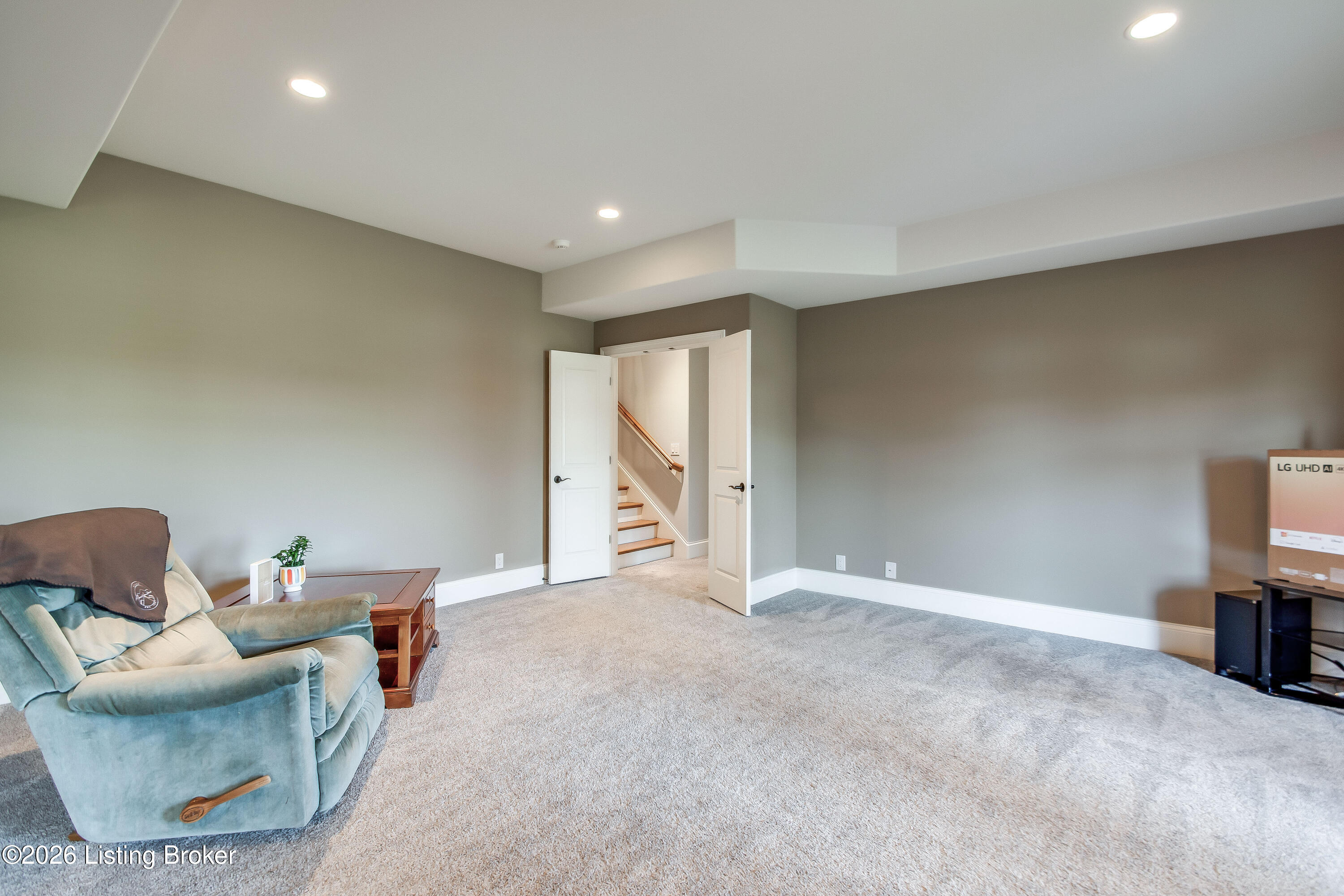 213 Locust Park Pl