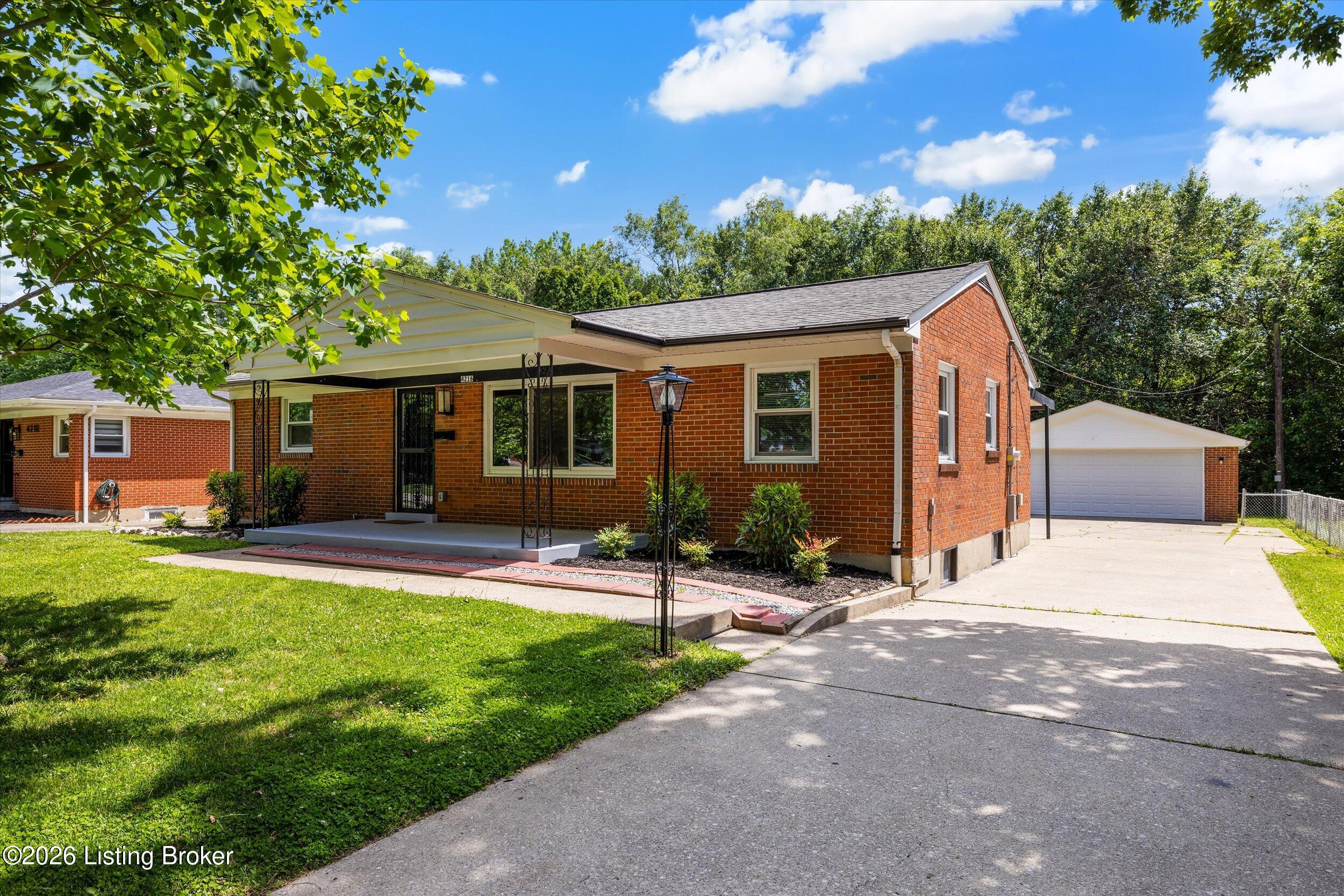 4216 Lynnbrook Dr