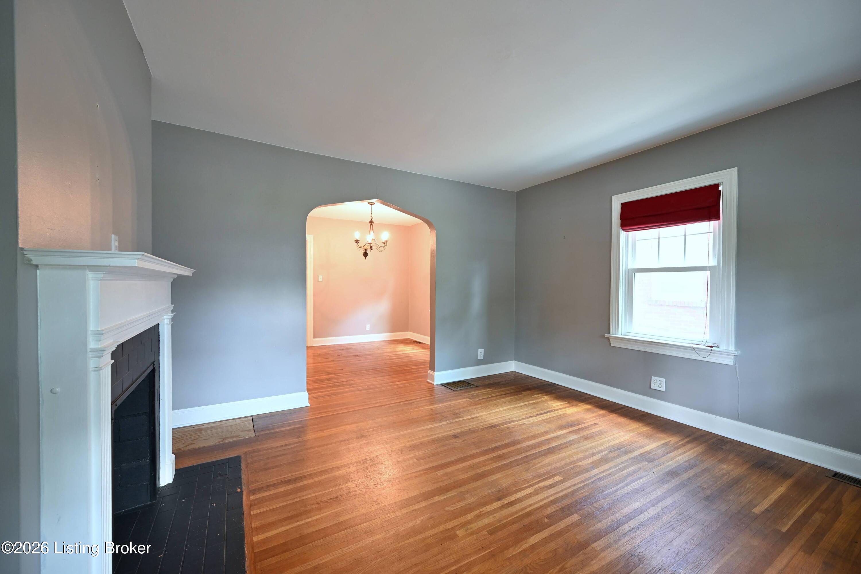 2545 Ridgewood Ave