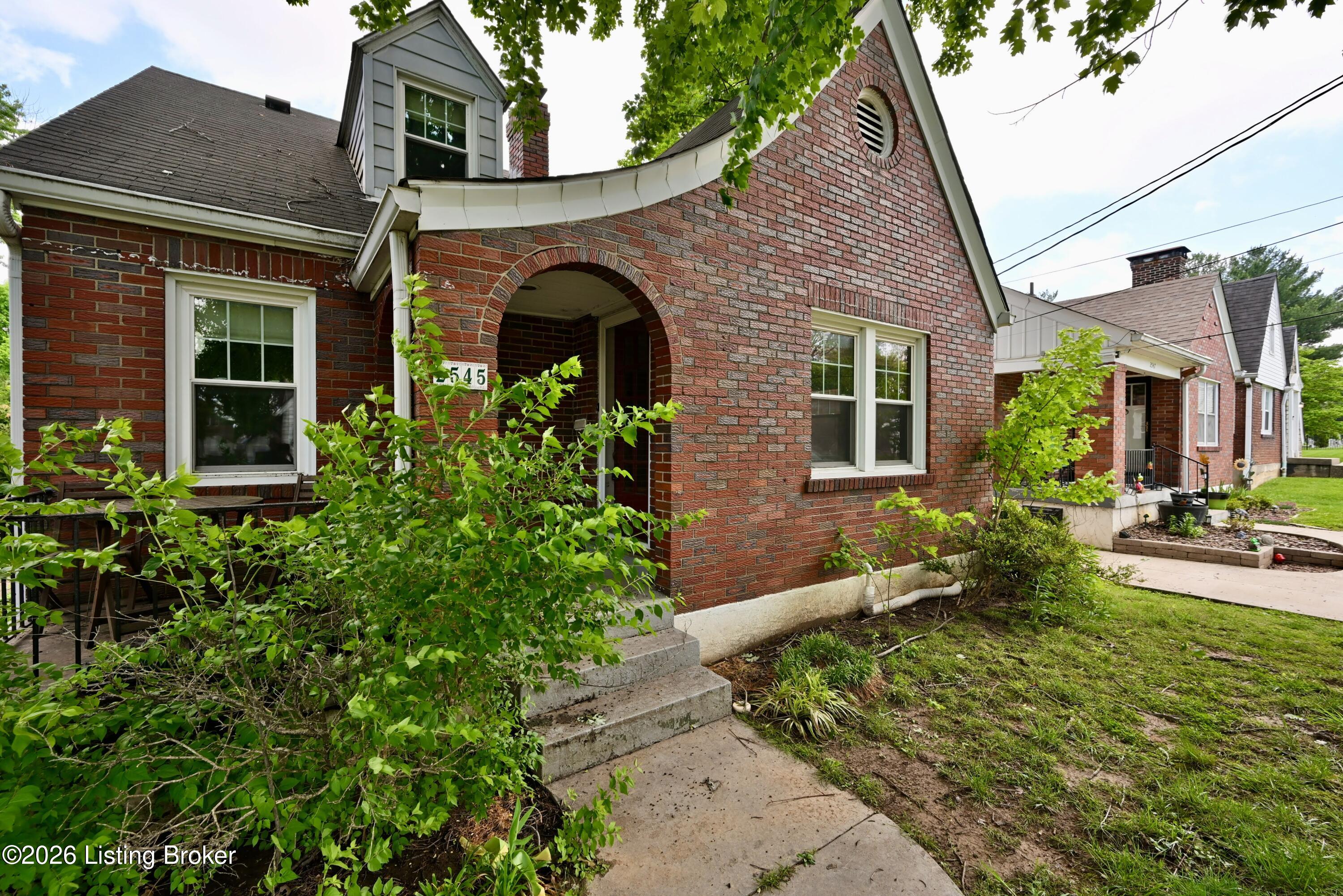 2545 Ridgewood Ave