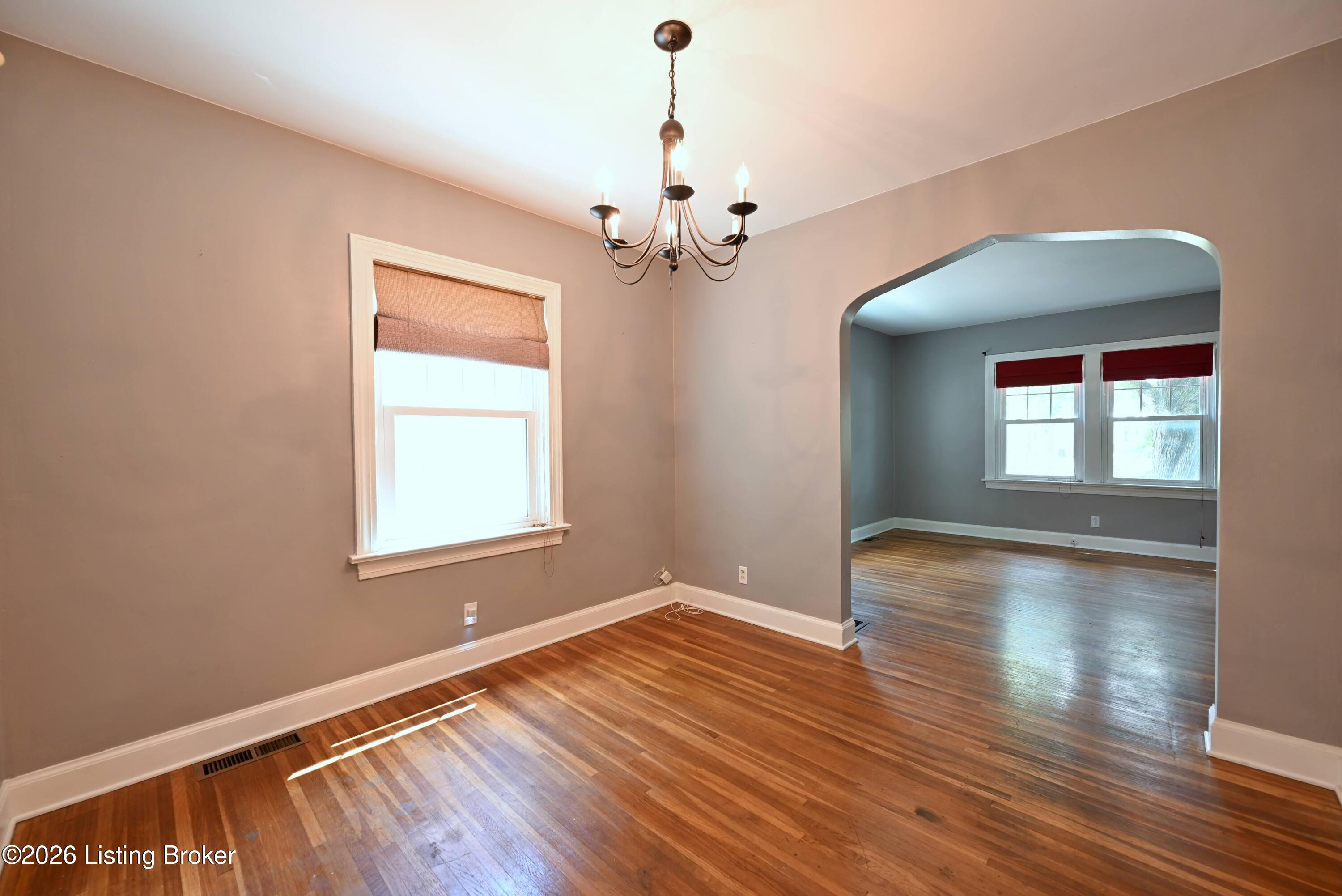 2545 Ridgewood Ave