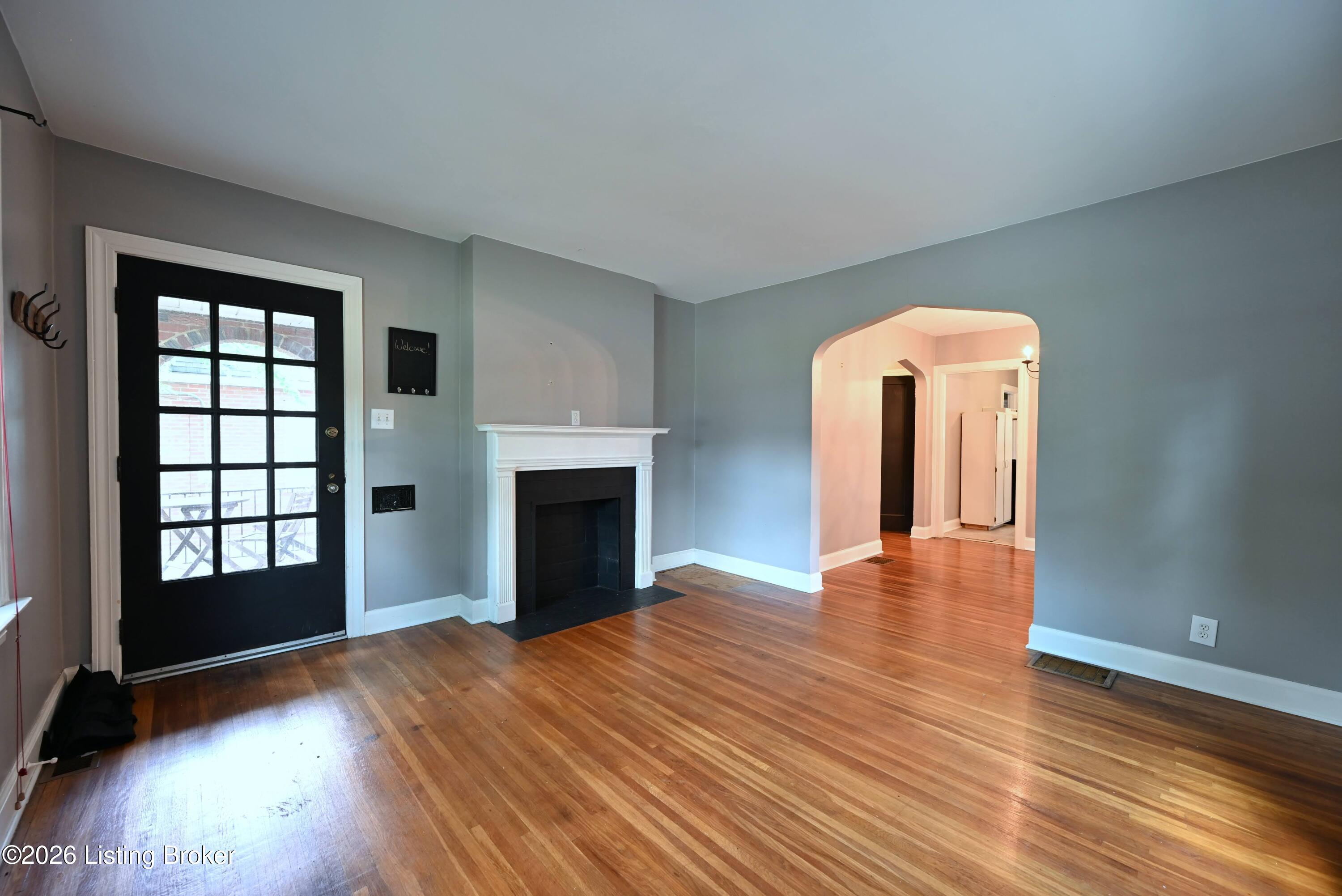2545 Ridgewood Ave