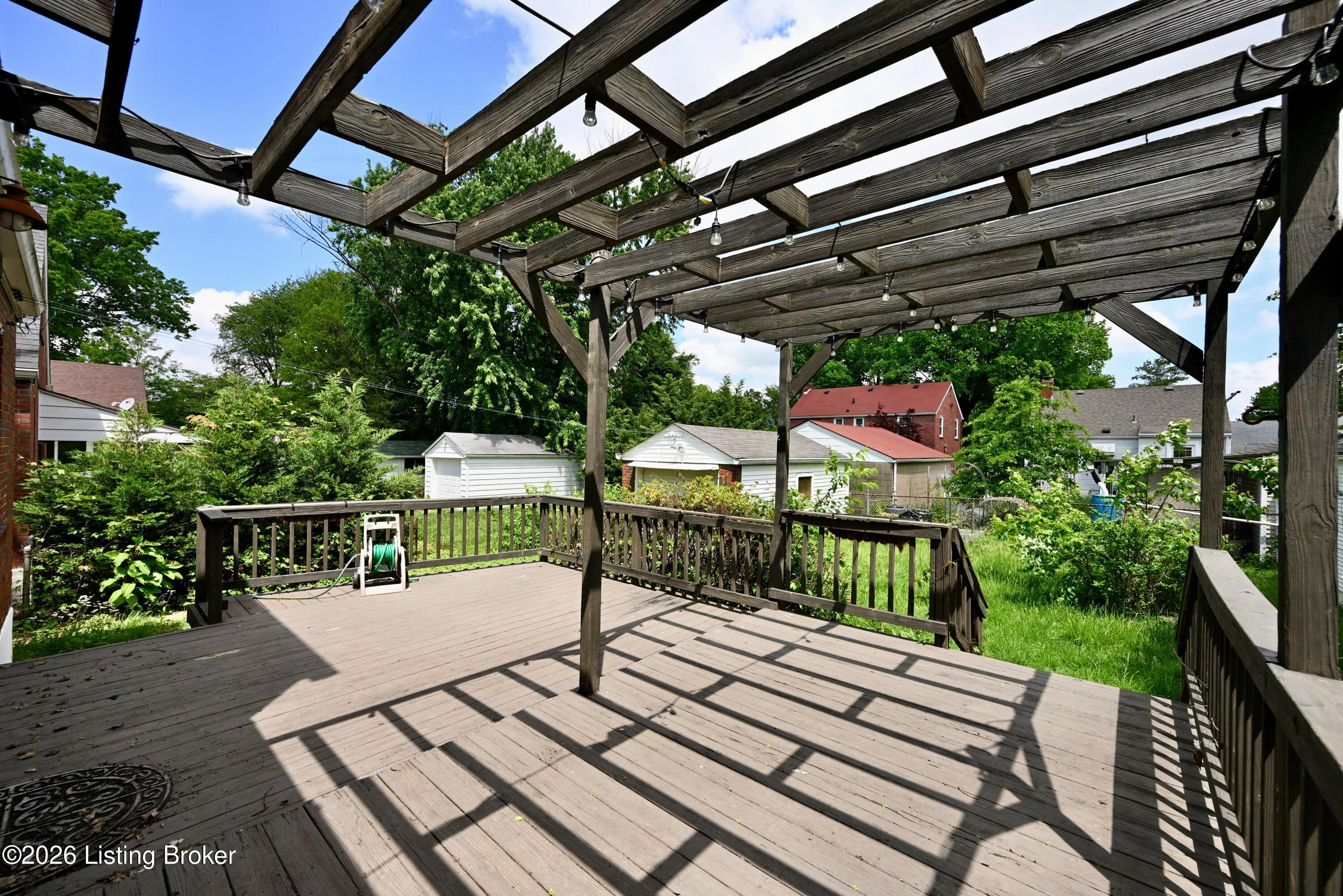 2545 Ridgewood Ave