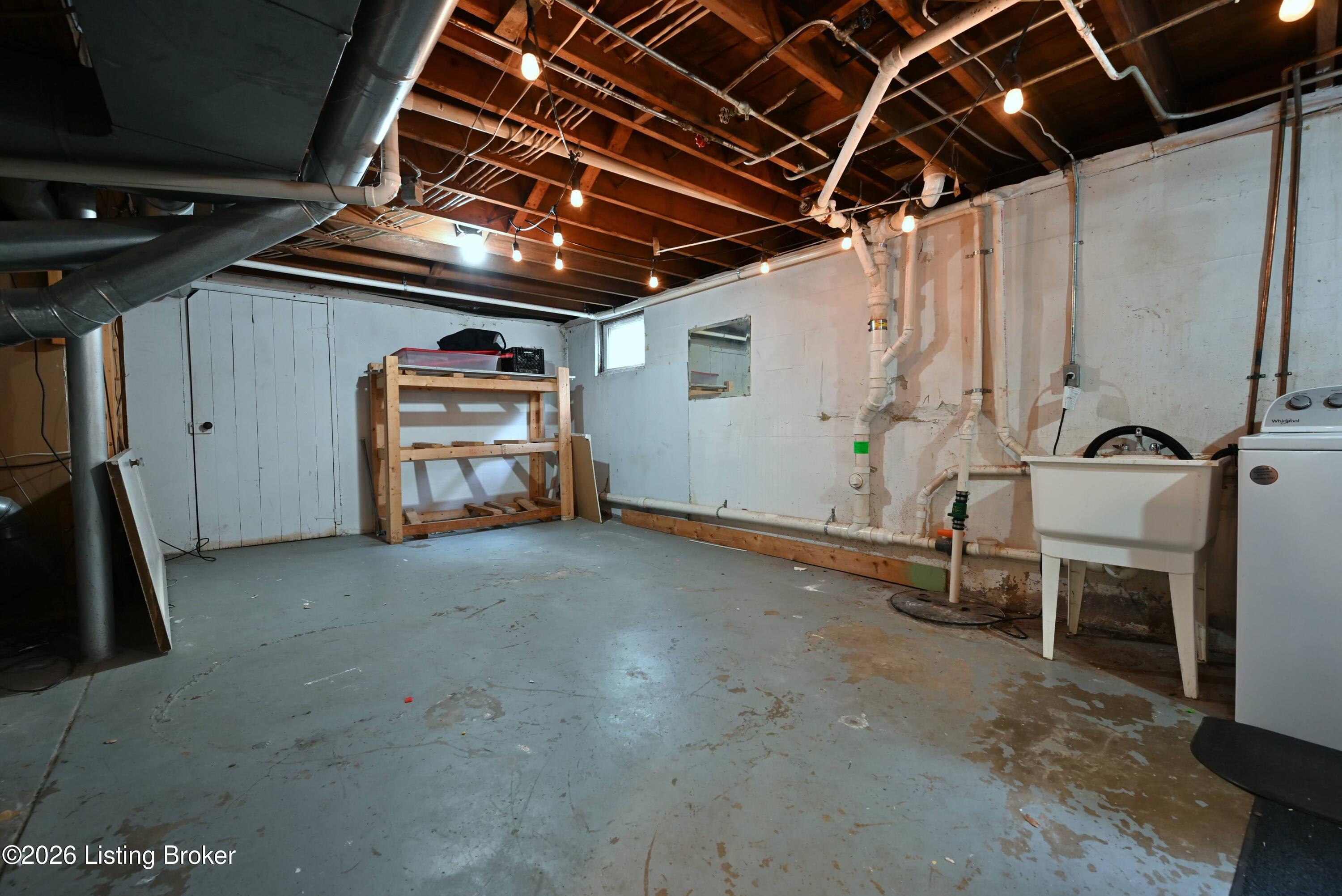 2545 Ridgewood Ave