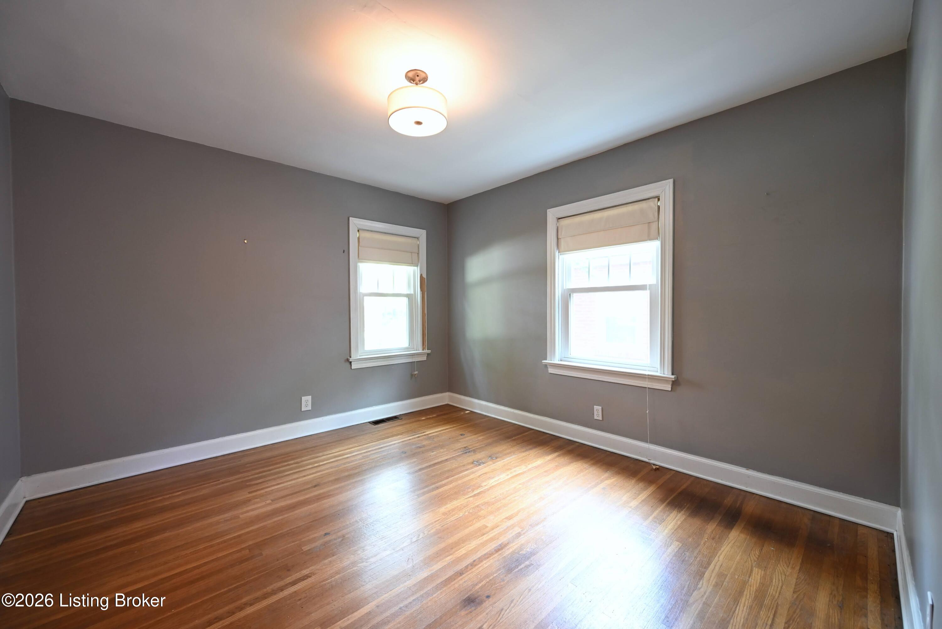 2545 Ridgewood Ave