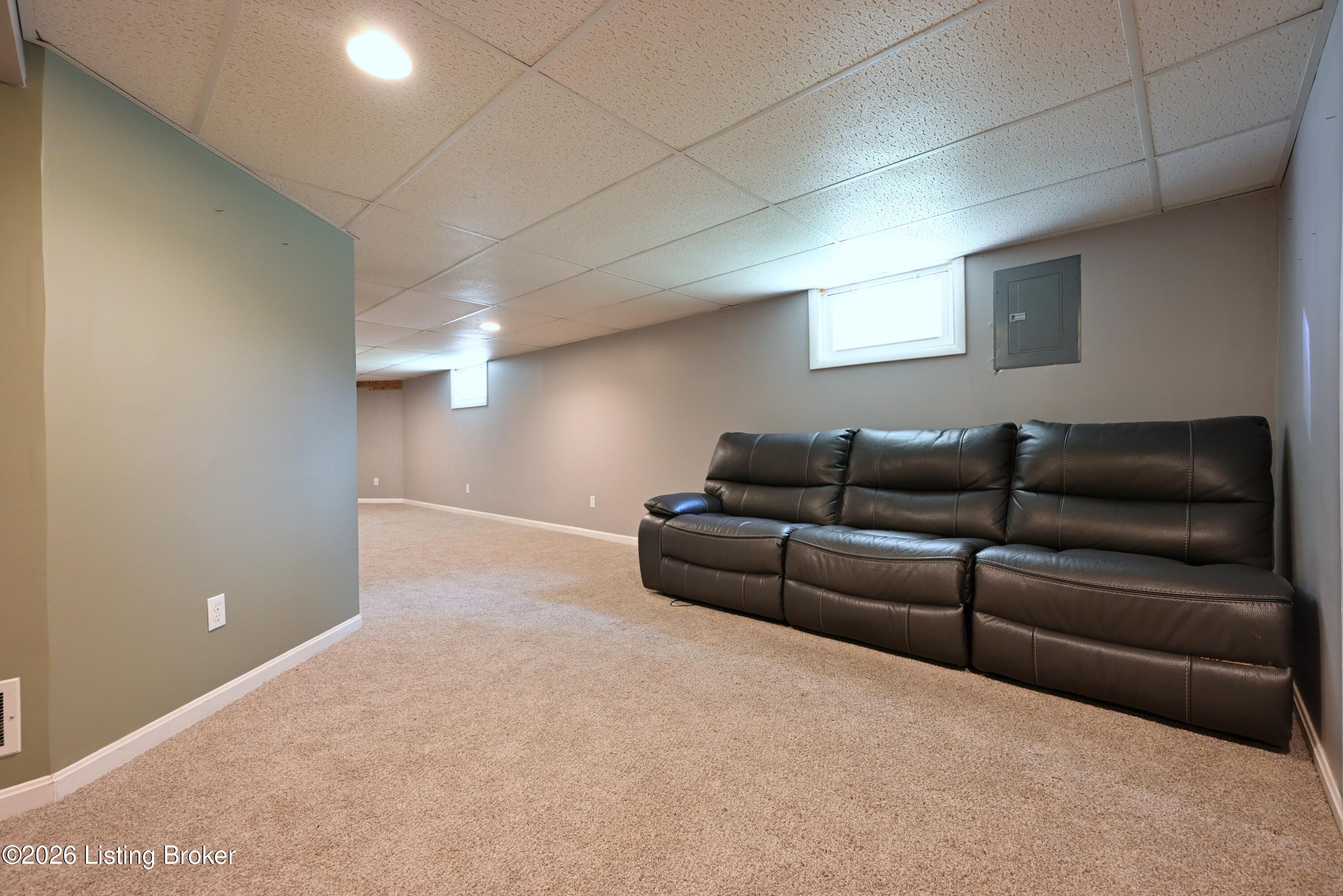 2545 Ridgewood Ave