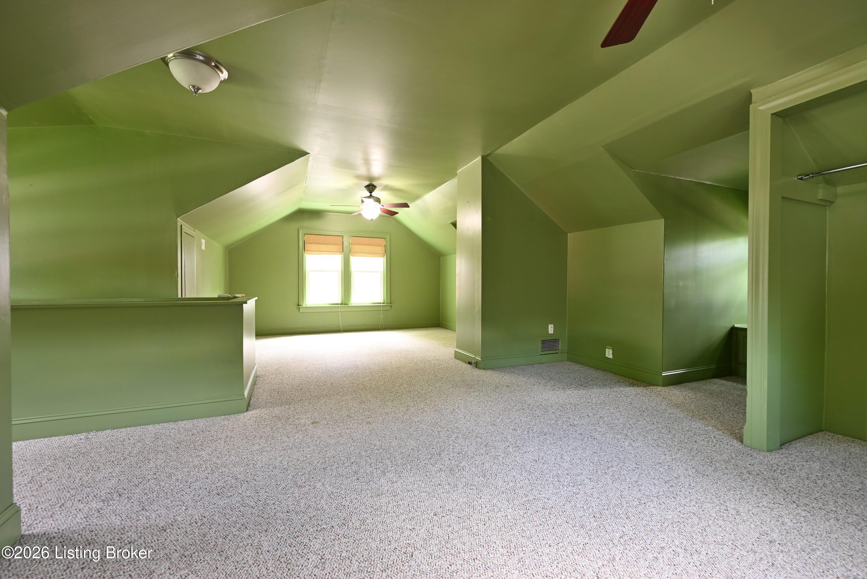 2545 Ridgewood Ave