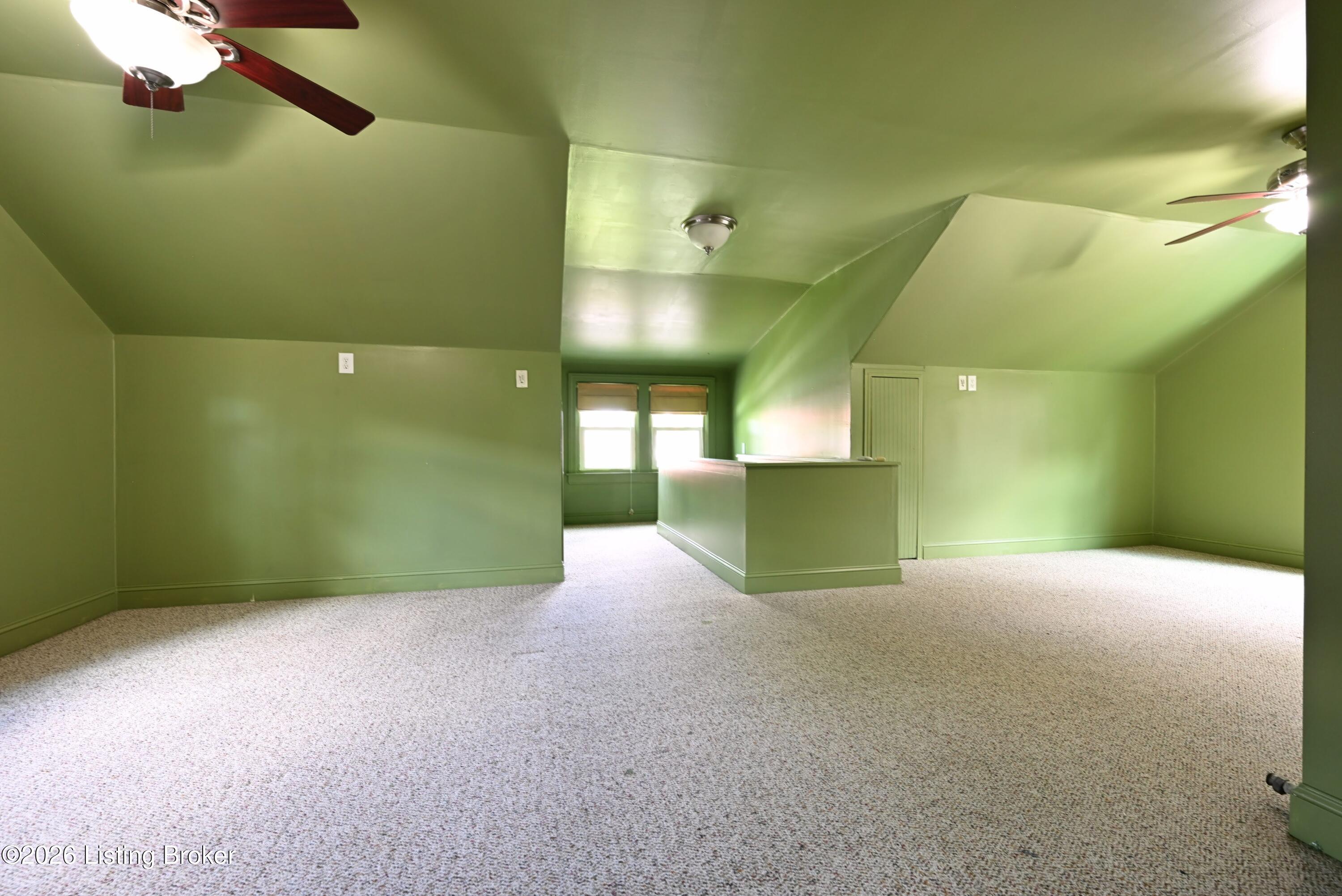 2545 Ridgewood Ave