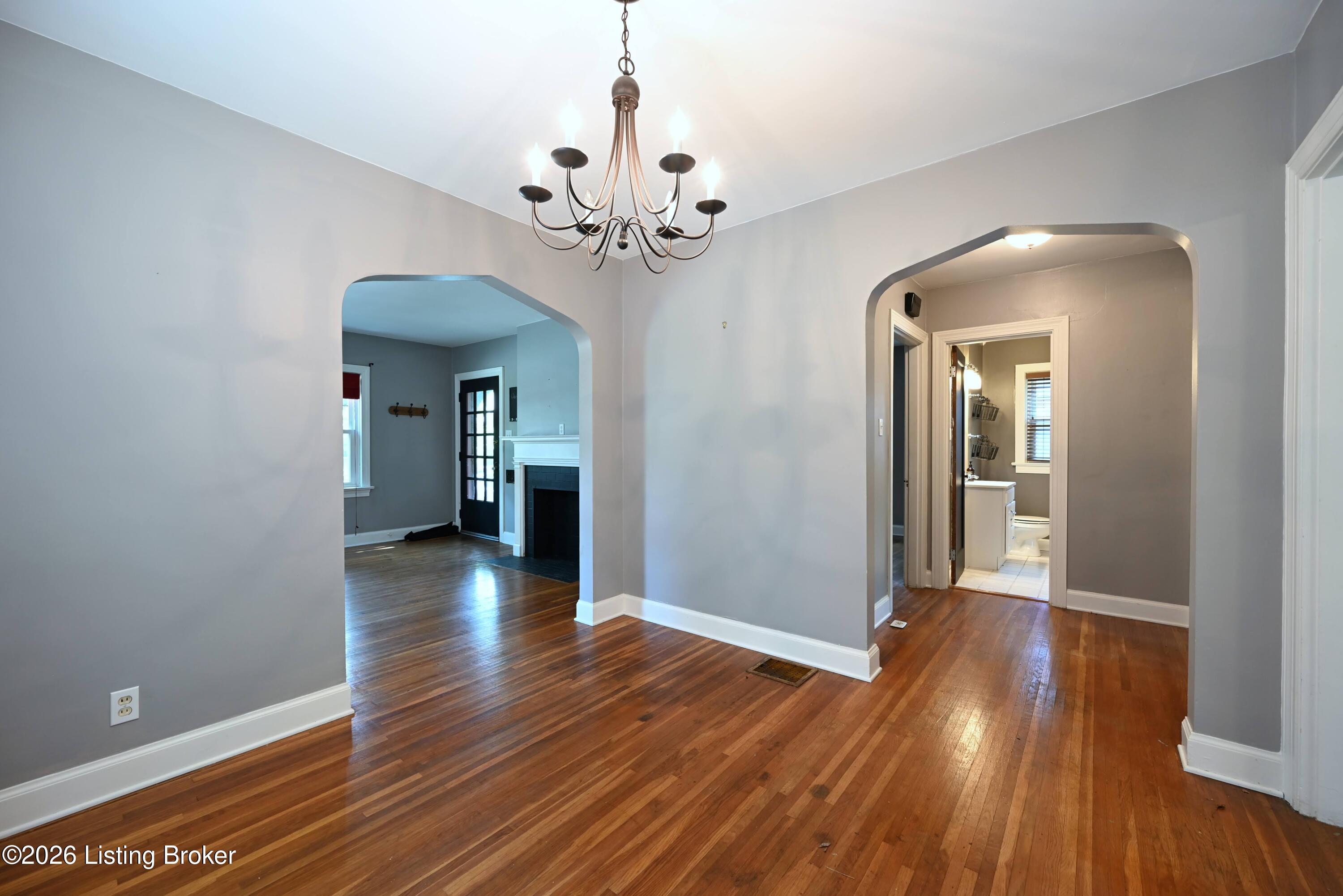 2545 Ridgewood Ave